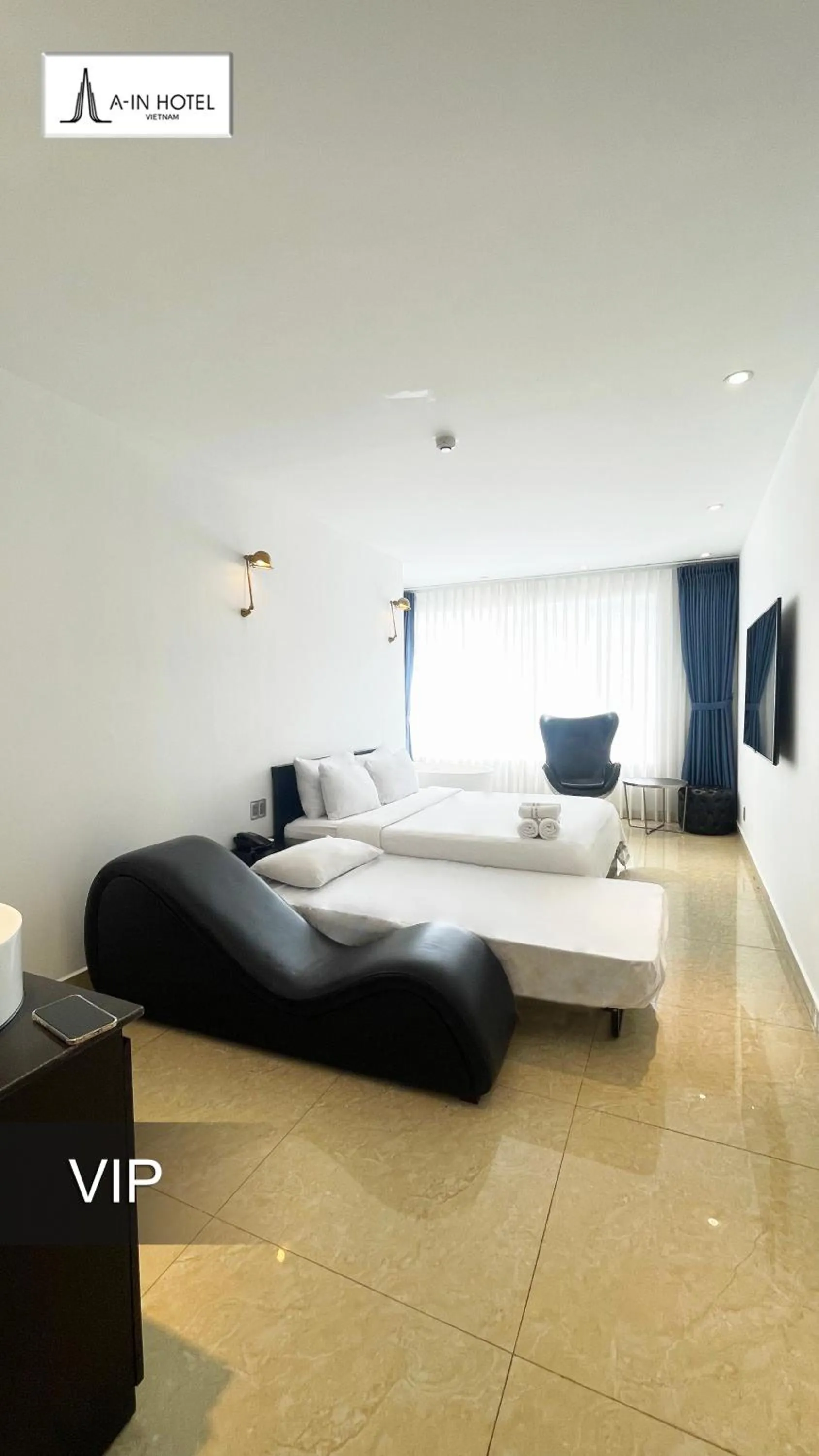 Bed in A In Hotel Riverside