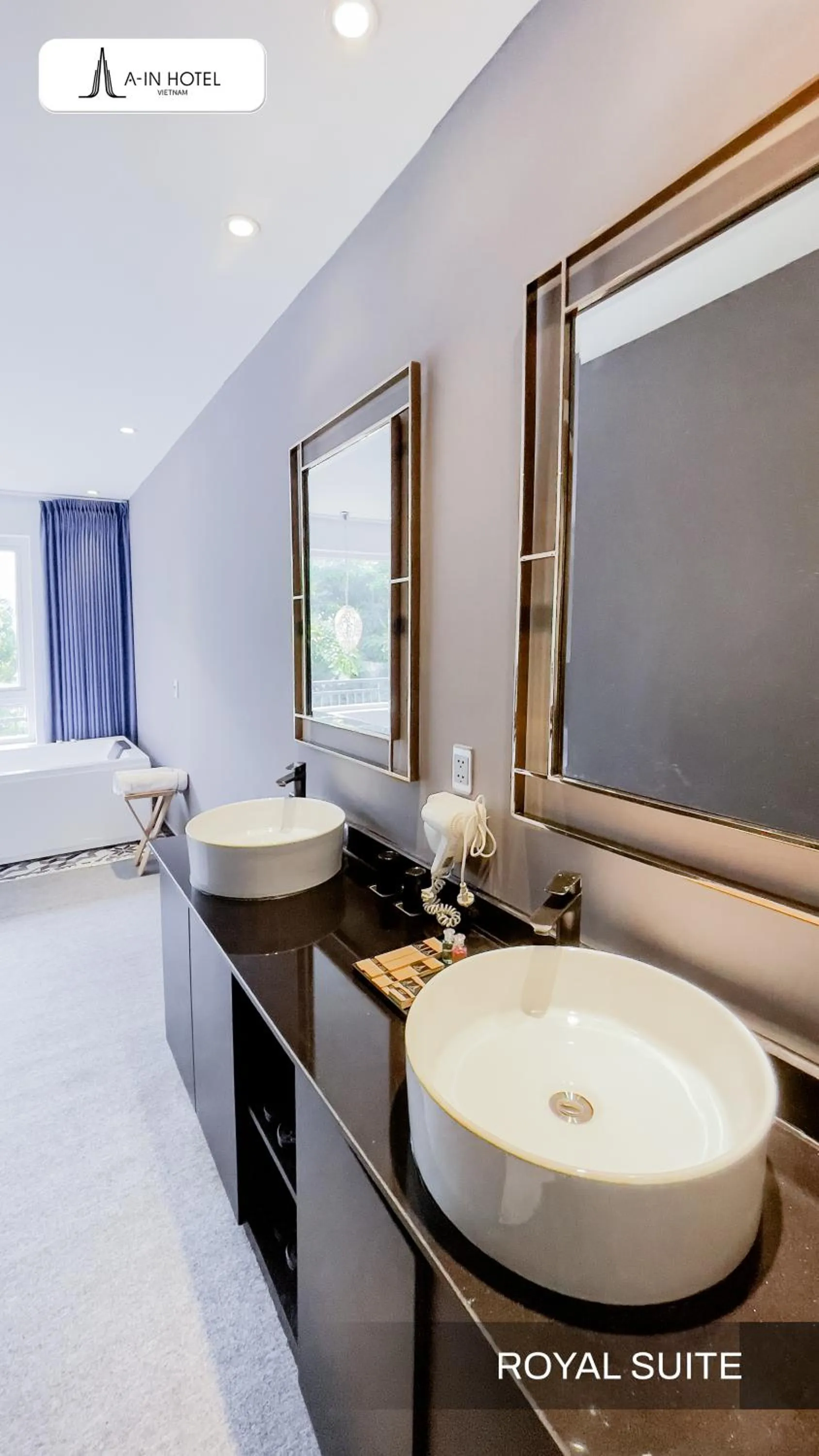 Bed in A In Hotel Riverside