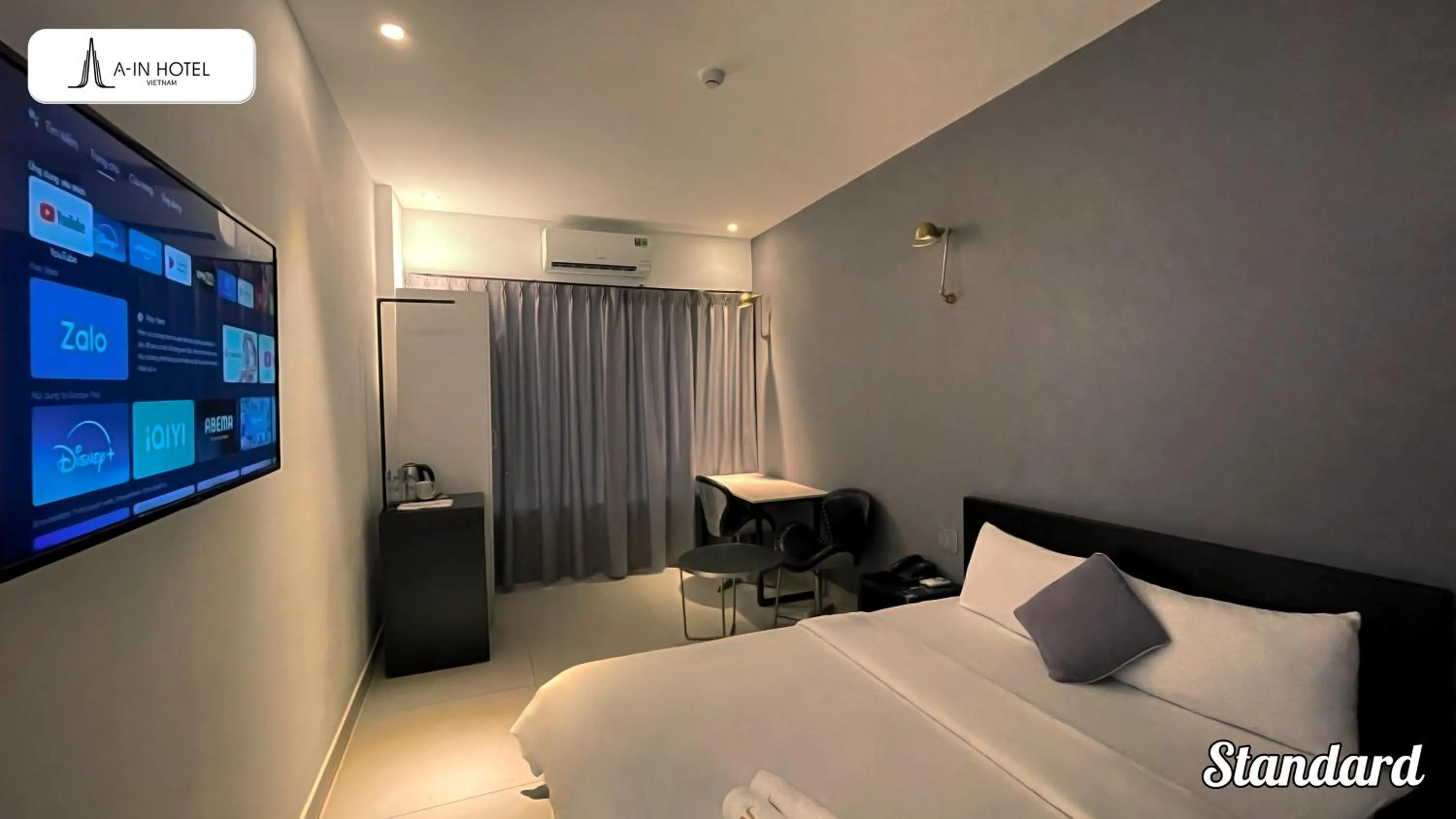 Bedroom, Bed in A In Hotel Riverside