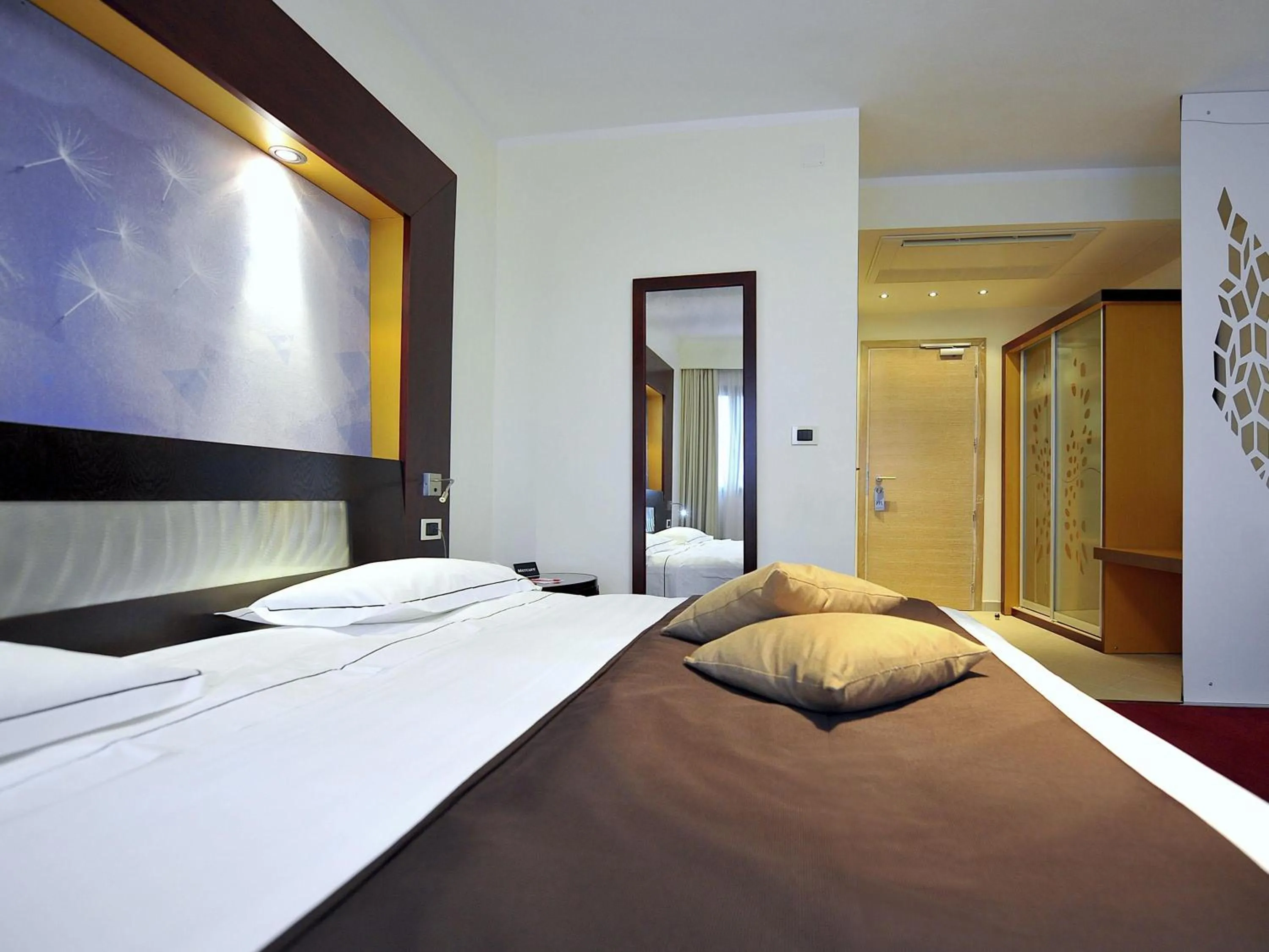 Bedroom, Bed in Mercure Olbia