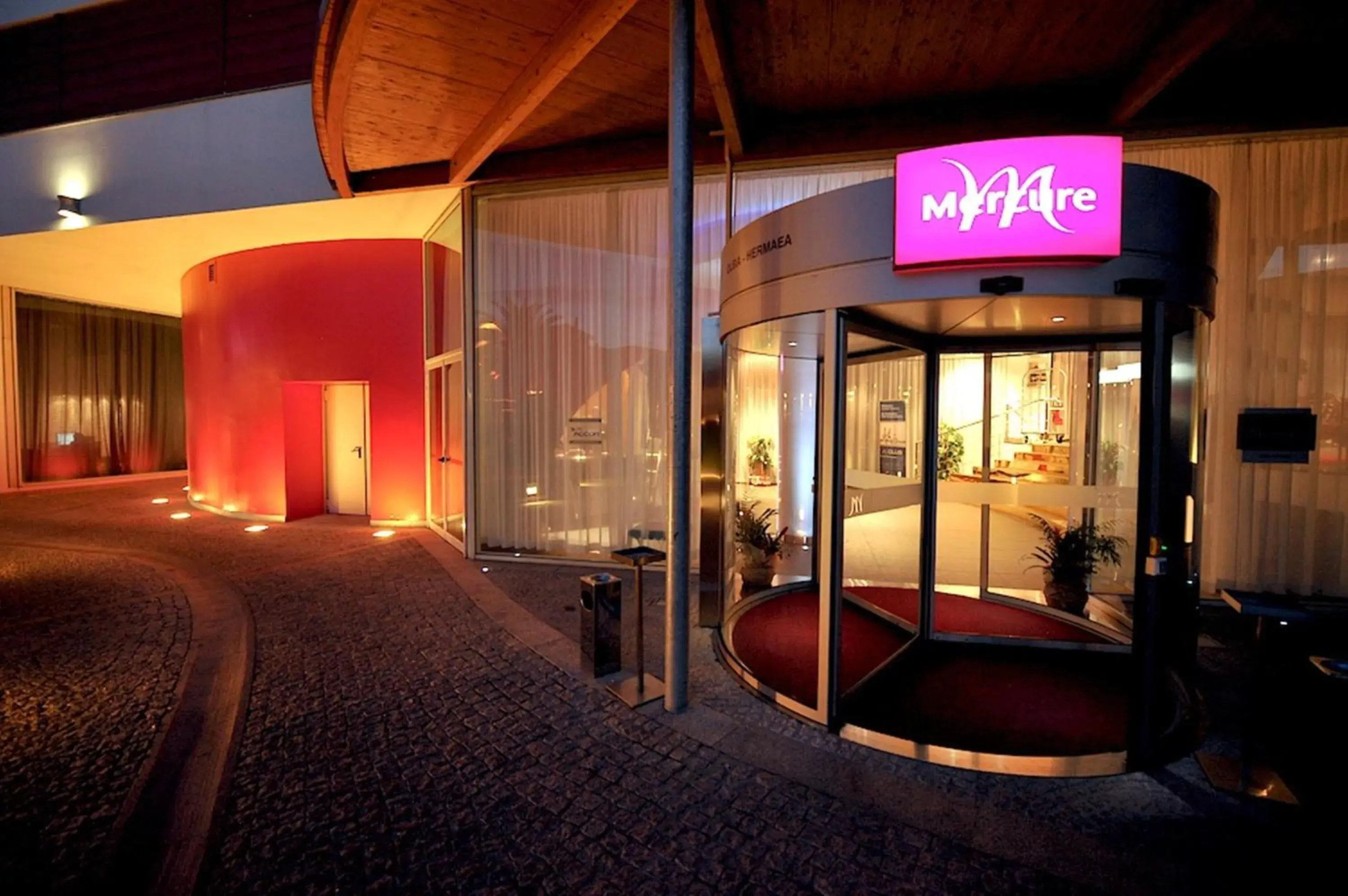 Facade/entrance, Bed in Mercure Olbia Facade/entrance, Bed in Mercure Olbia