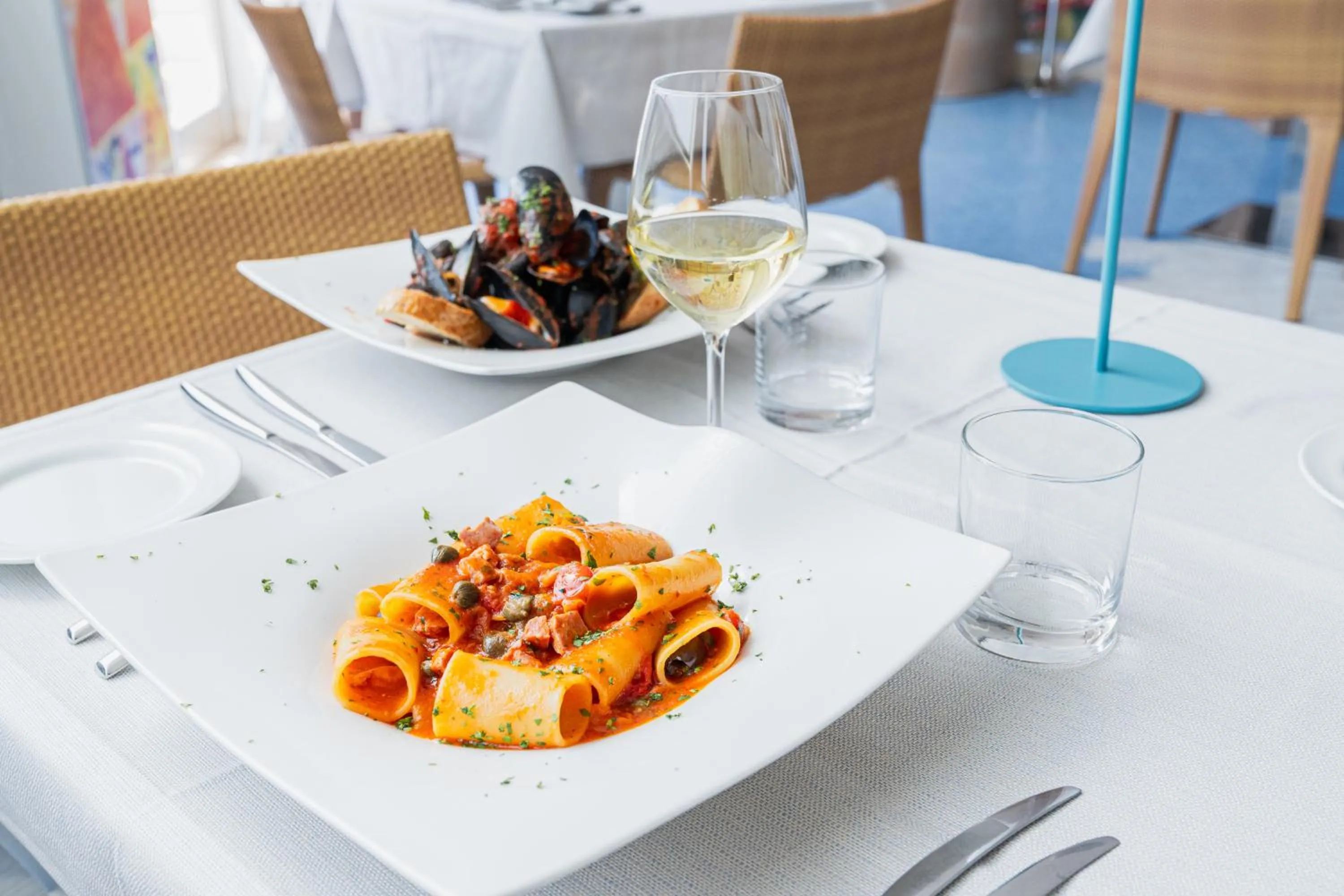 Restaurant/places to eat in Mercure Olbia
