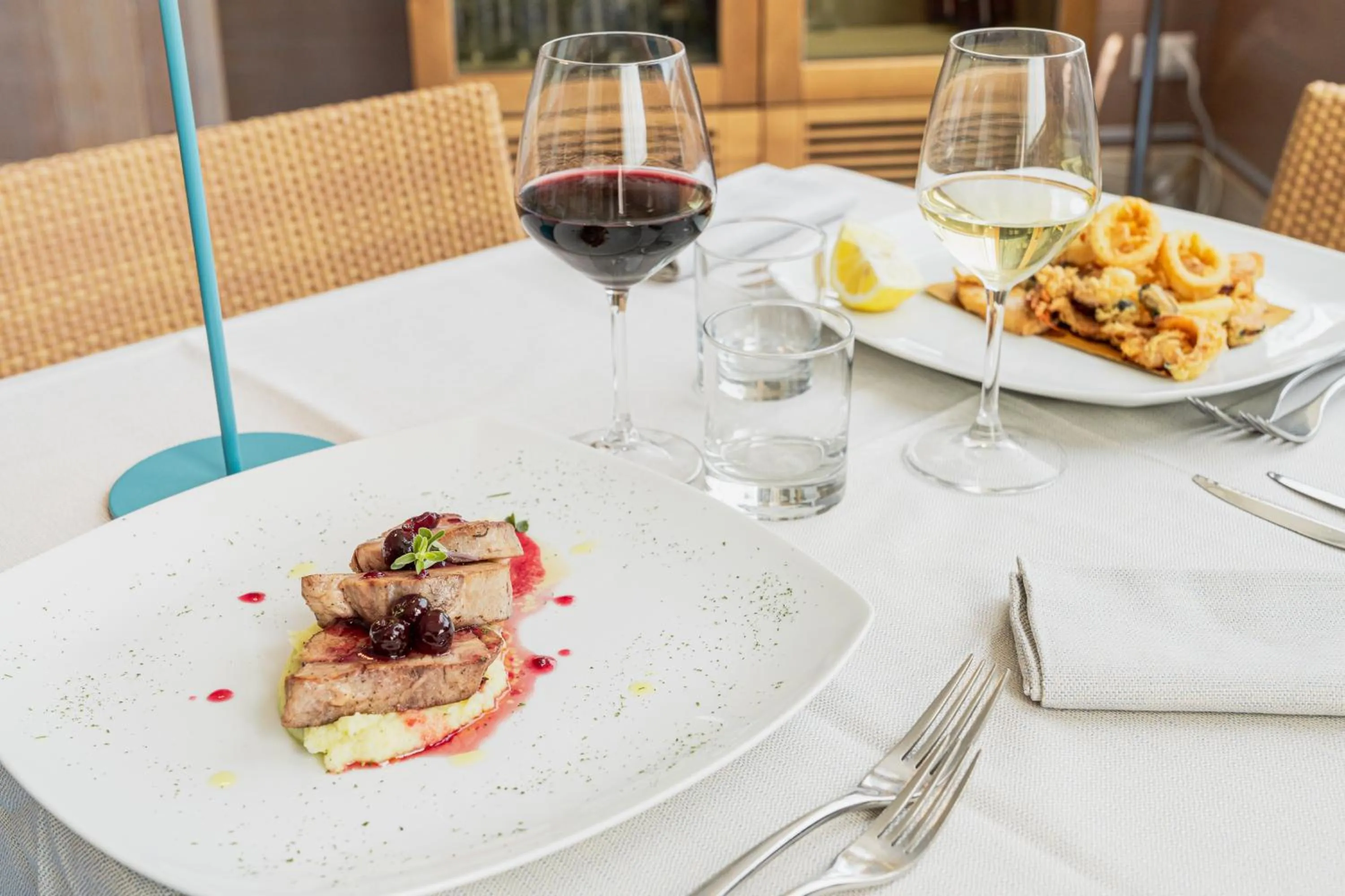 Restaurant/places to eat in Mercure Olbia