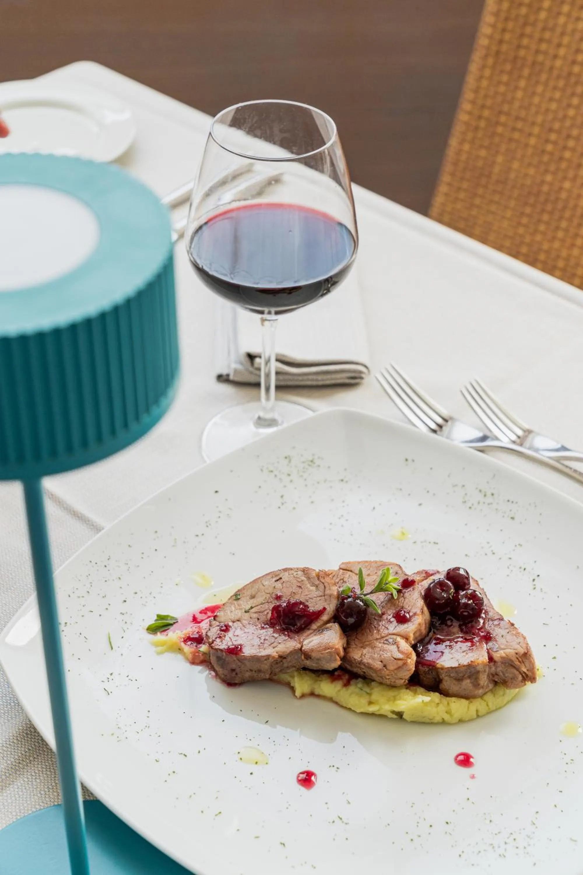 Restaurant/places to eat in Mercure Olbia