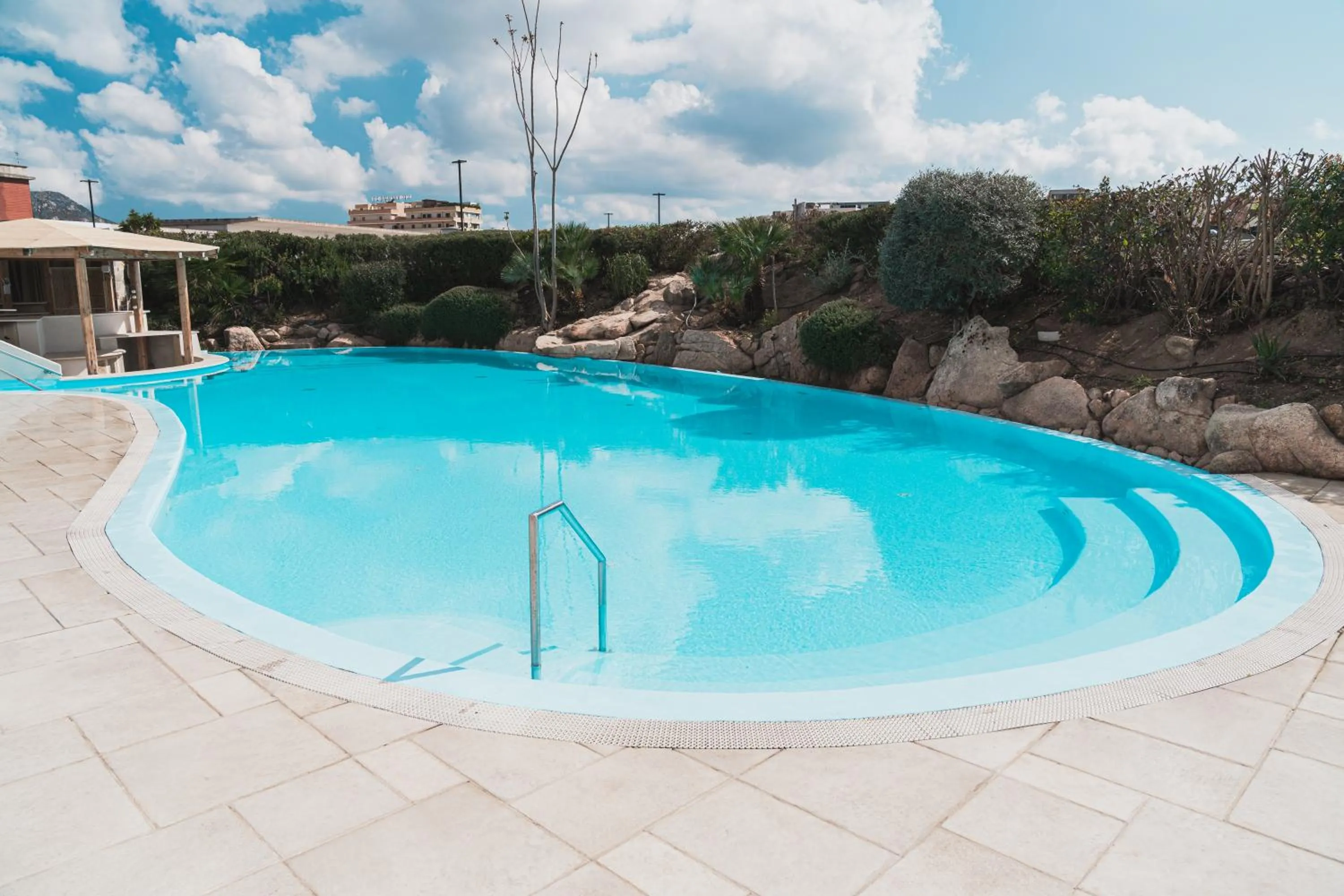 Swimming pool in Mercure Olbia