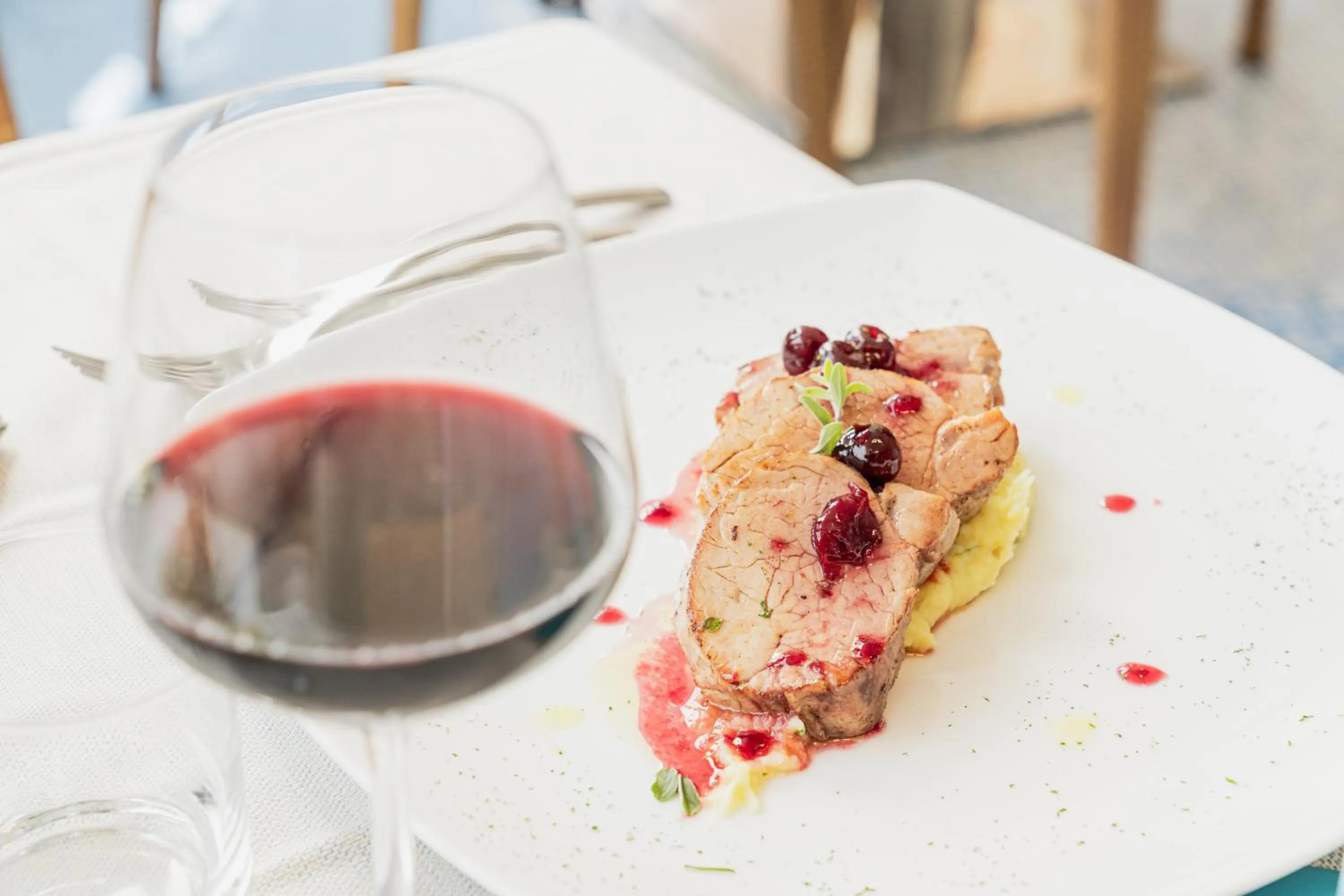 Restaurant/places to eat in Mercure Olbia