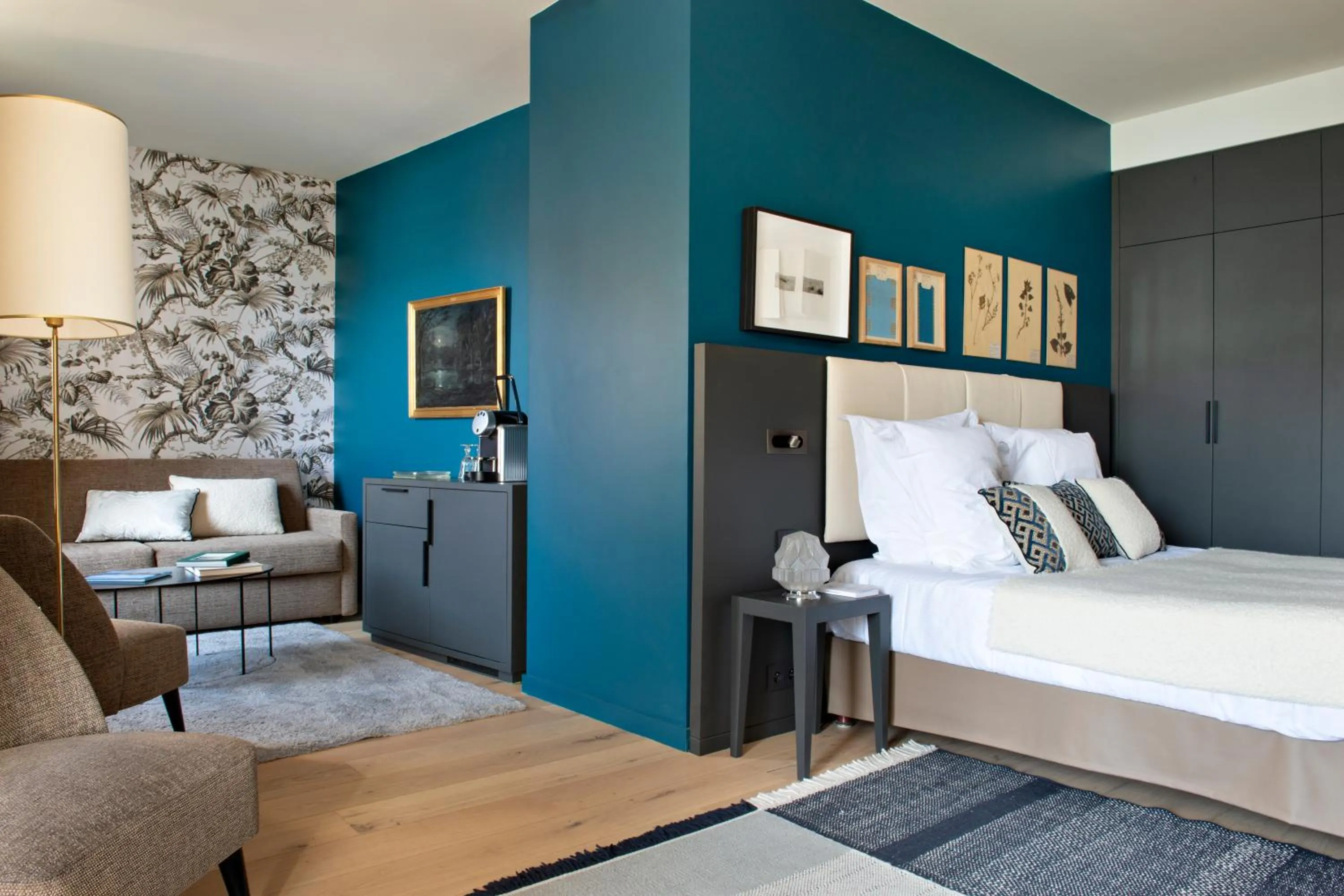 Bed in Auberge Du Père Bise - Jean Sulpice