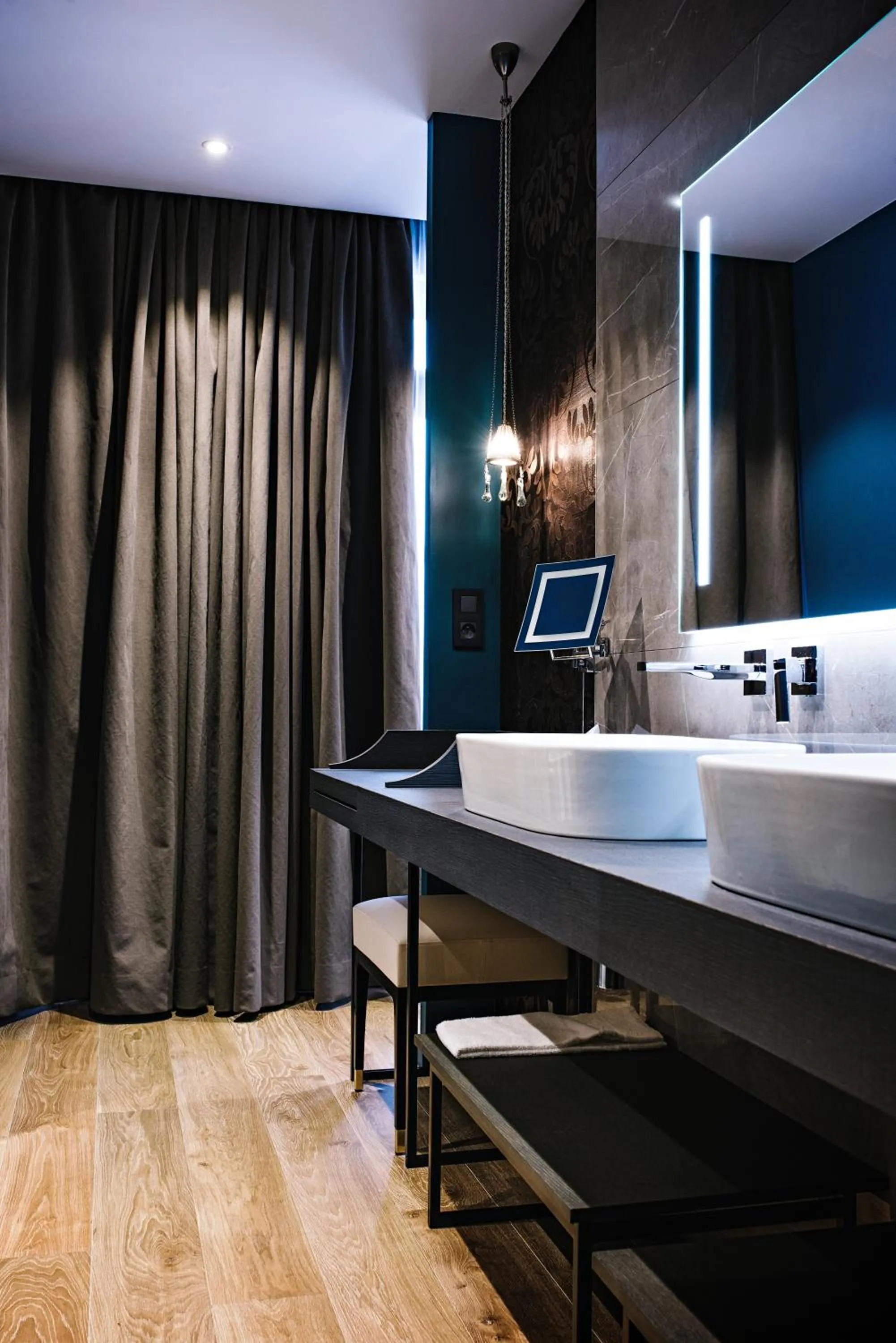 Decorative detail in Auberge Du Père Bise - Jean Sulpice