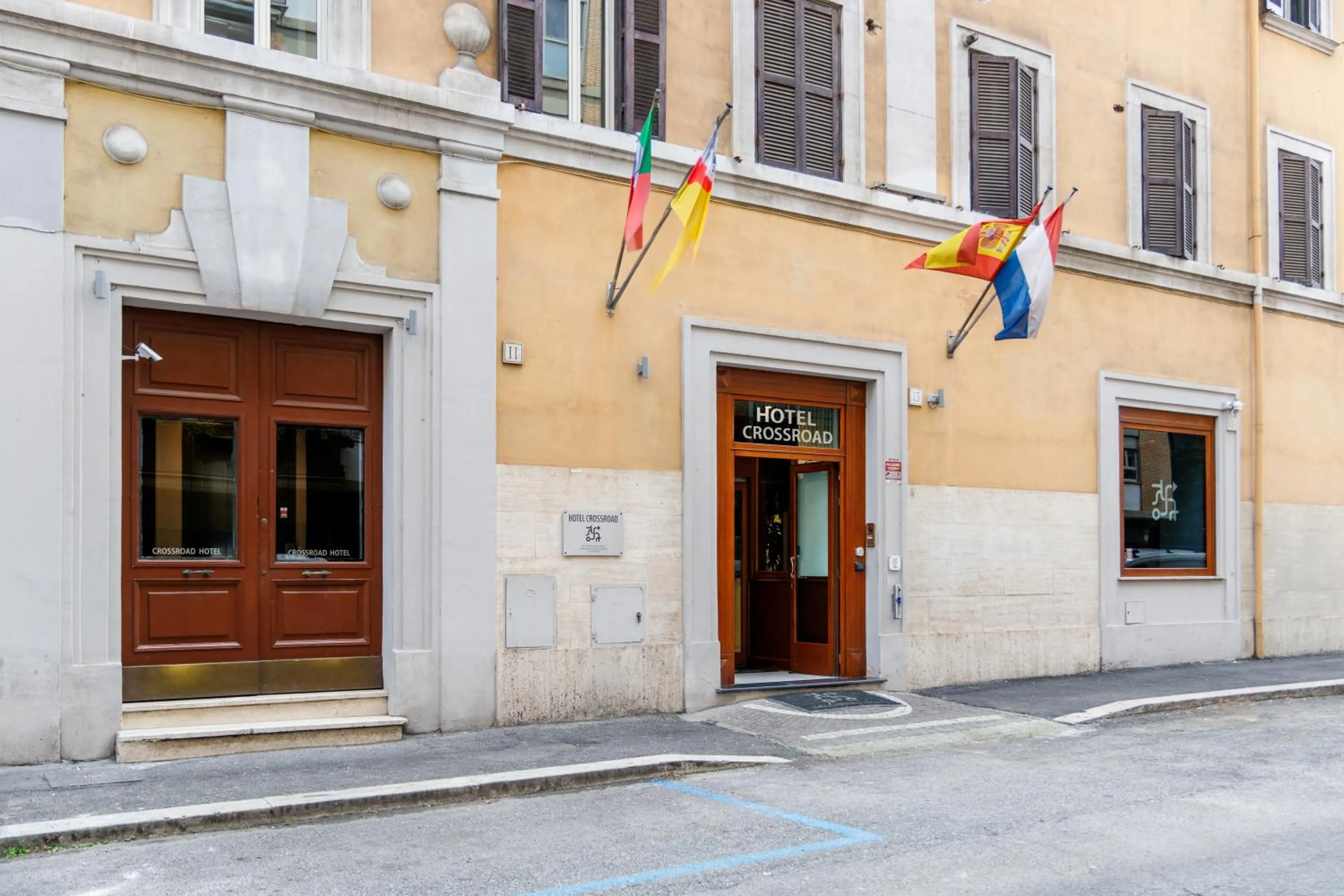 Facade/entrance in Crossroad Hotel