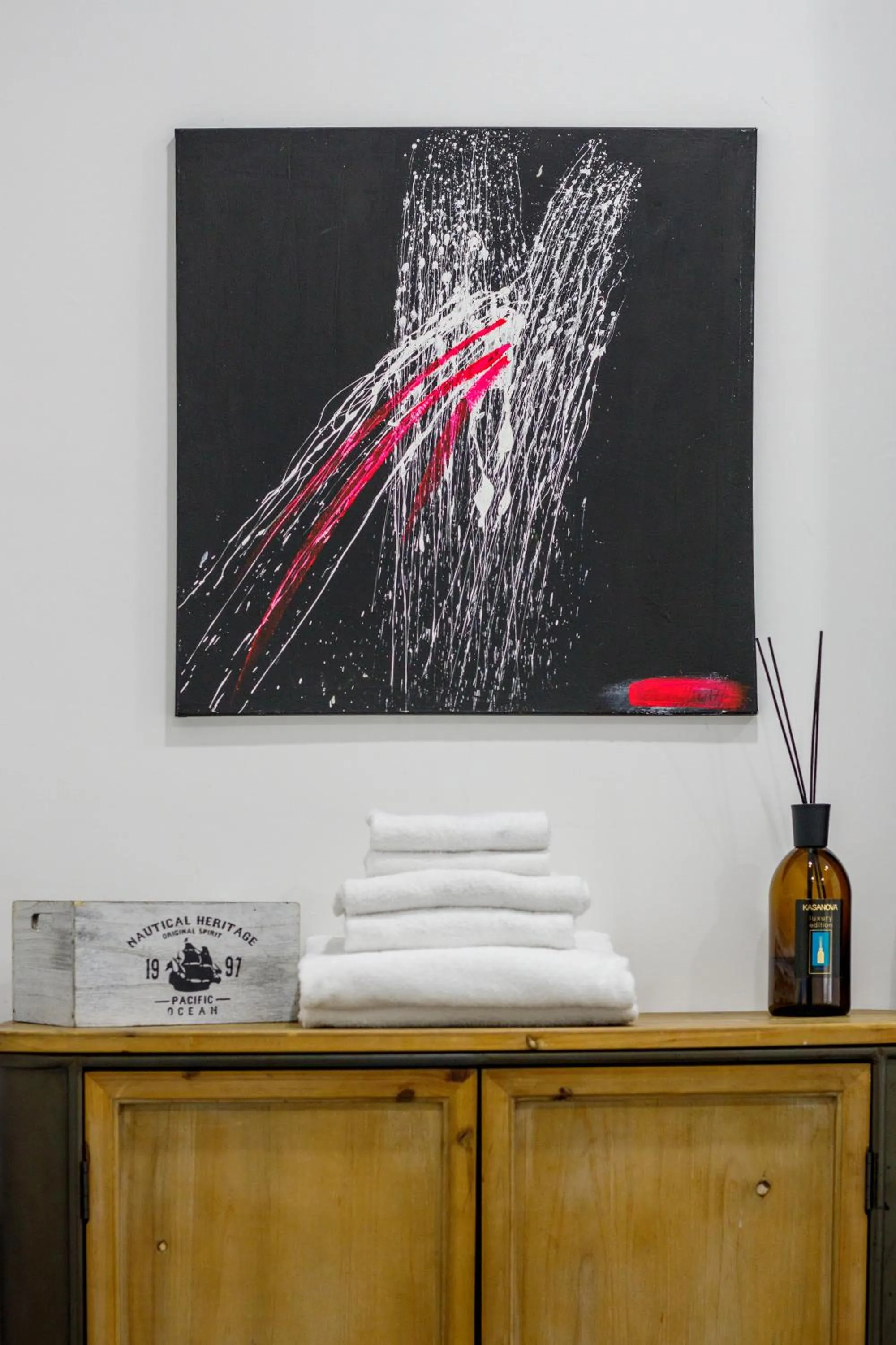 Decorative detail in Crossroad Hotel