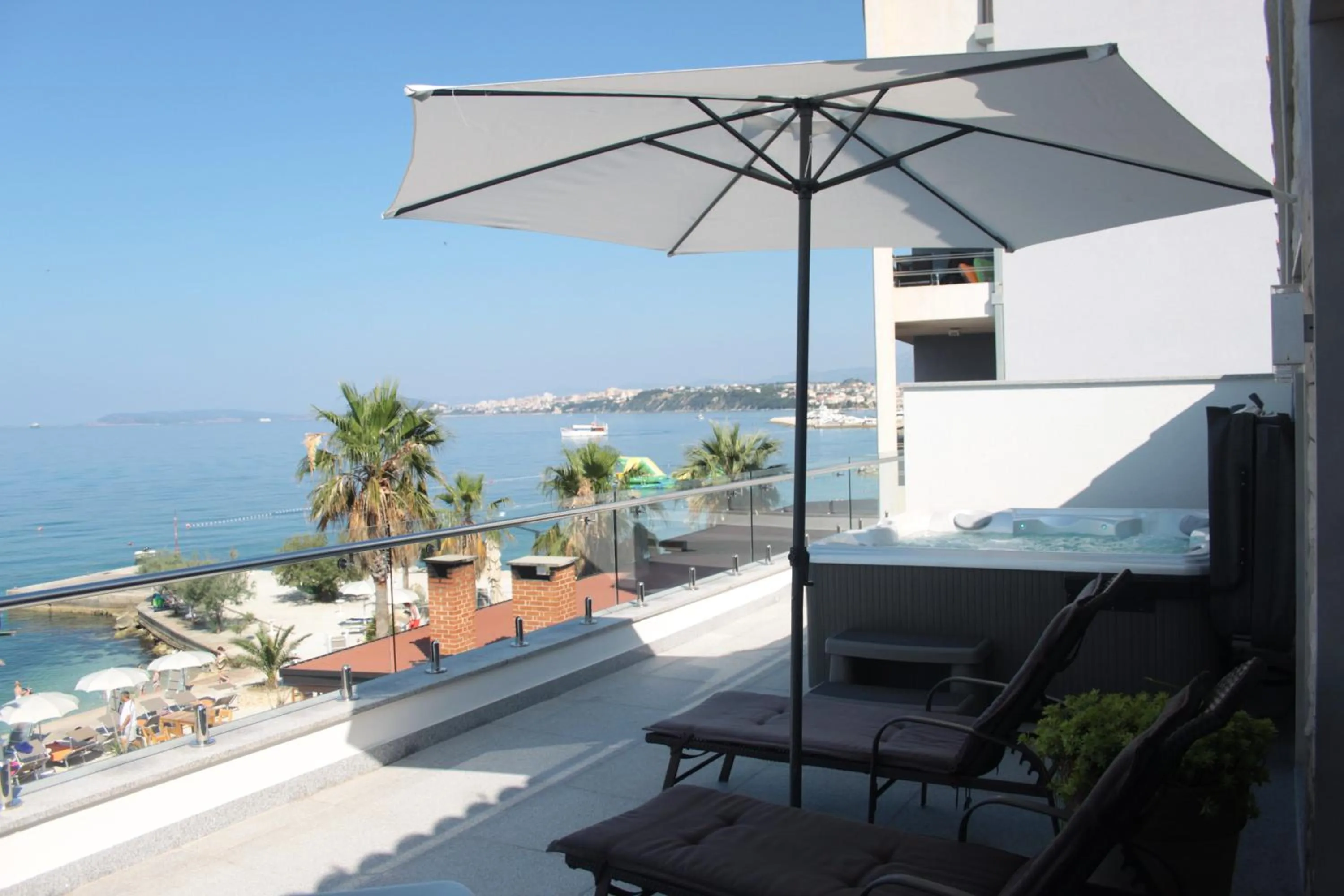 Hot Tub in Beach Hotel Split