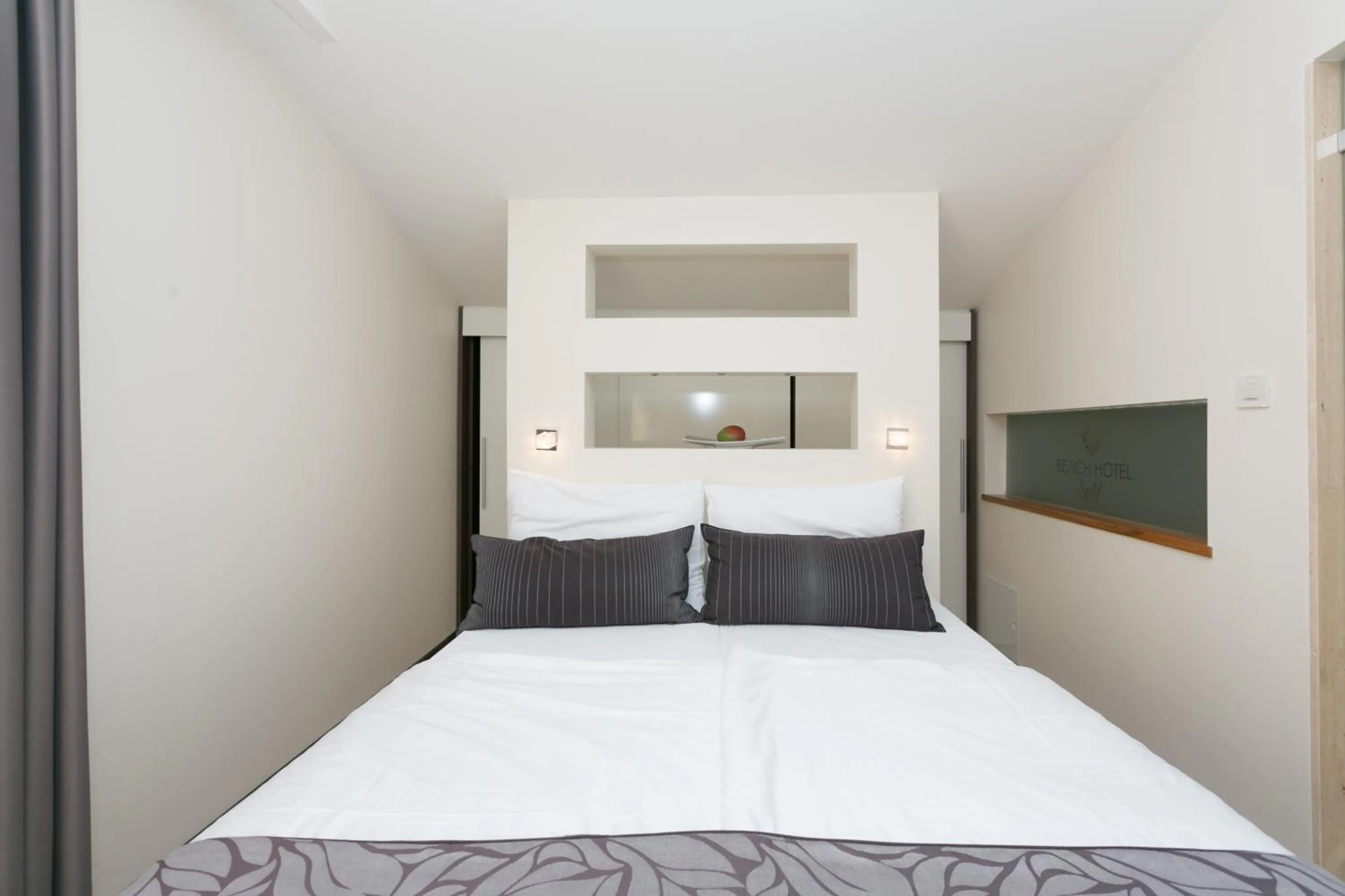 Bedroom, Bed in Beach Hotel Split