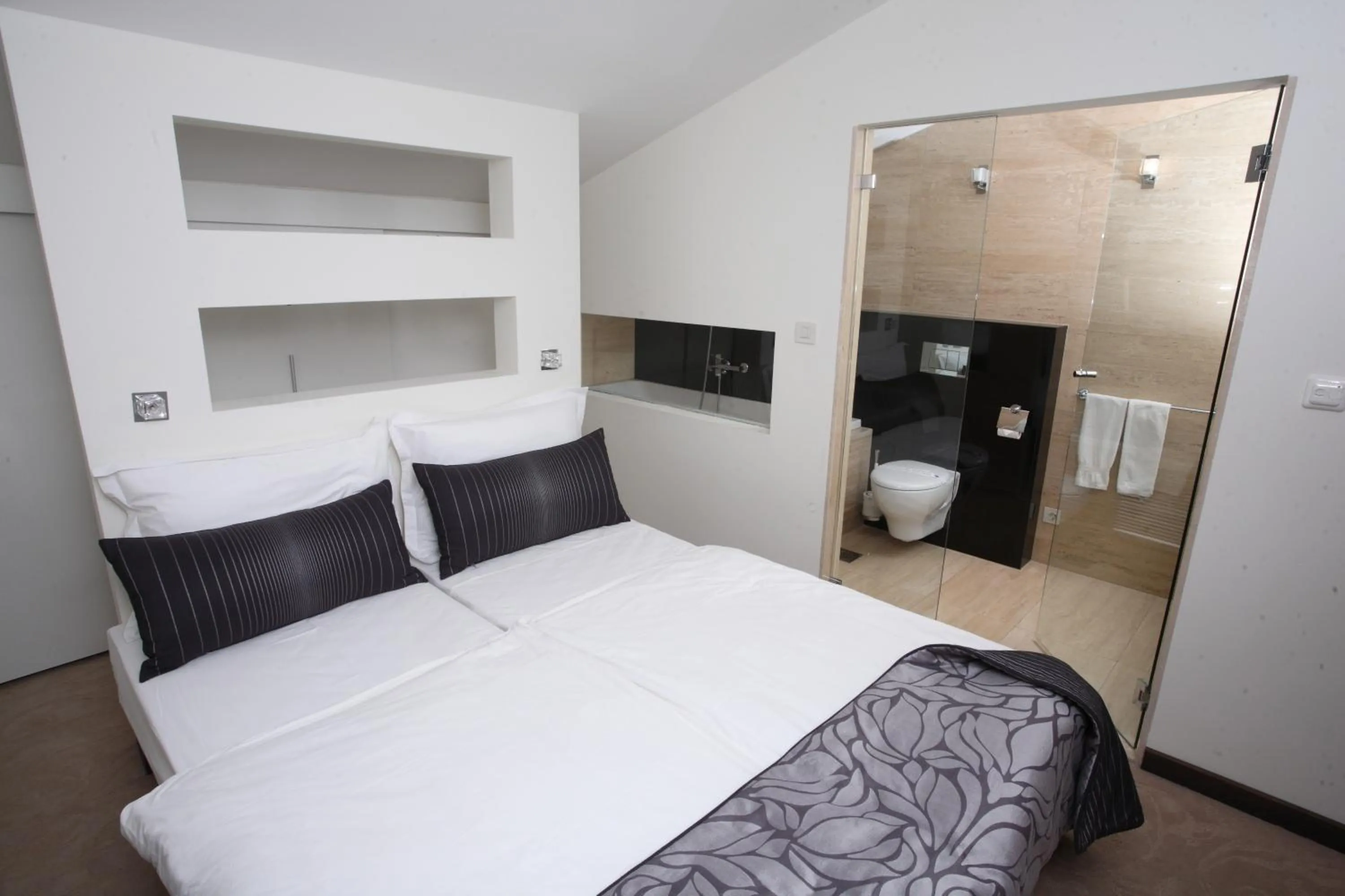 Bedroom, Bed in Beach Hotel Split