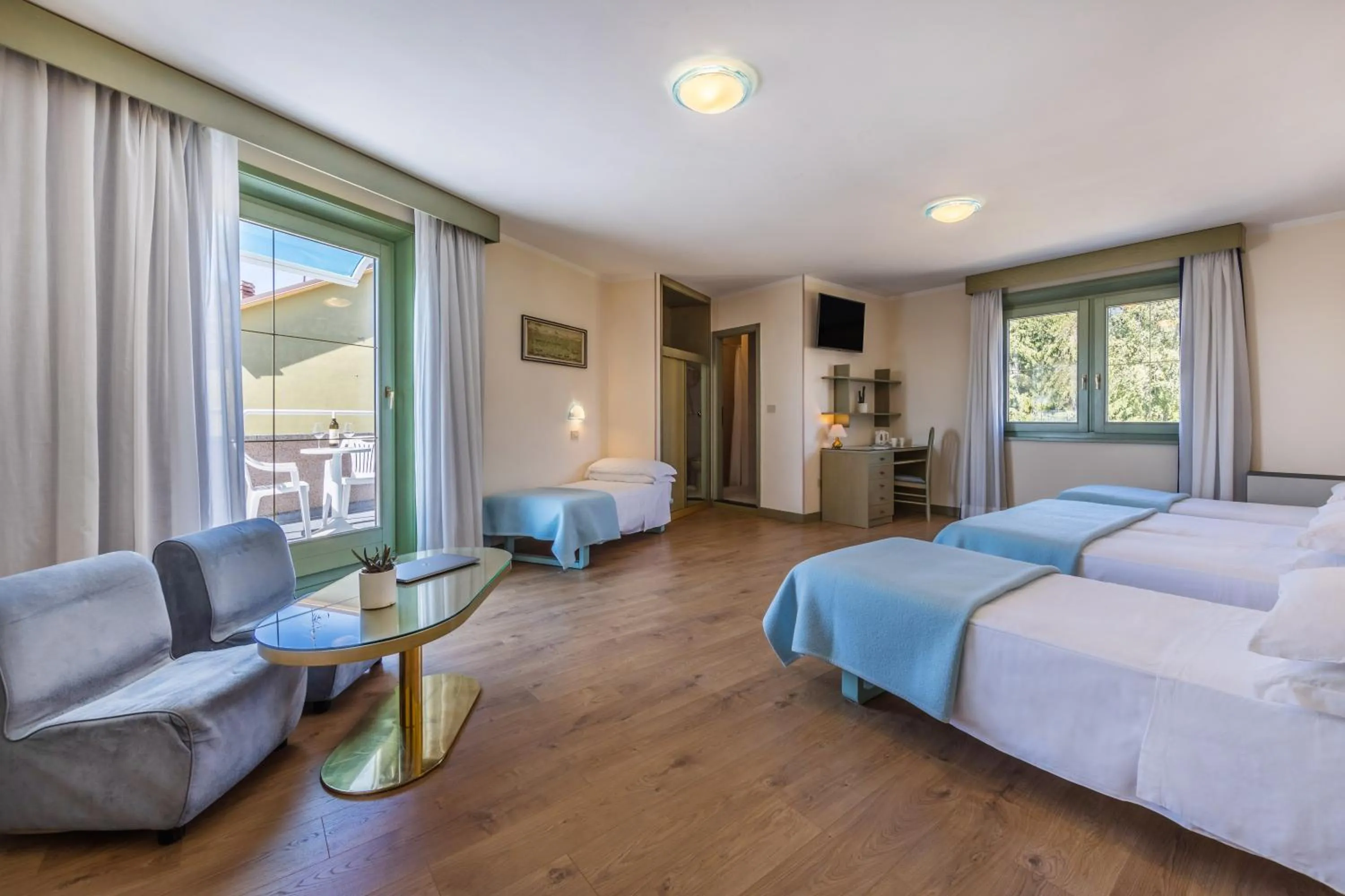 Photo of the whole room, Bed in Aviano Palace Hotel