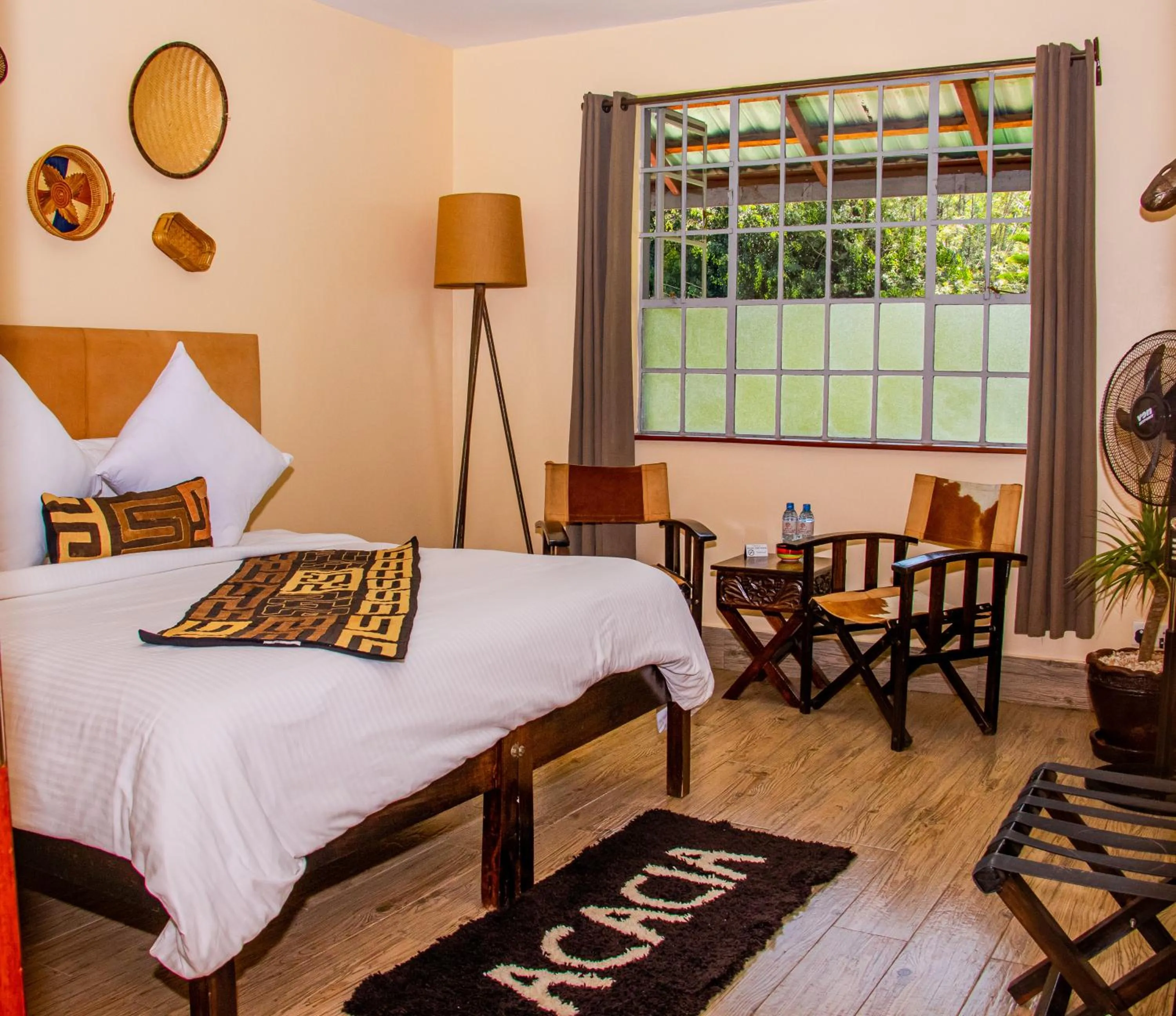 Photo of the whole room, Bed in Acacia Tree Lodge