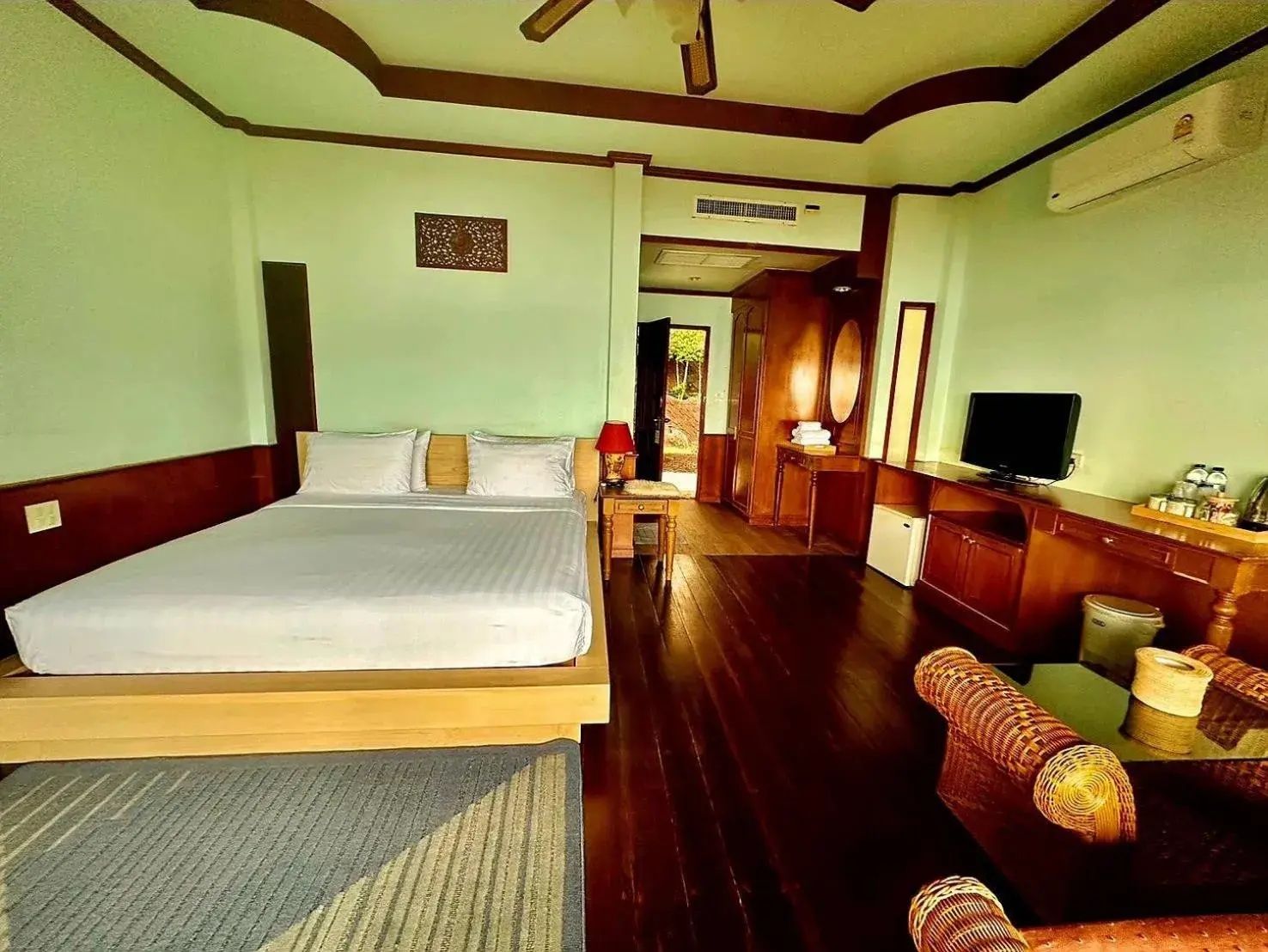 Bedroom, Bed in Haad Yao Bayview Resort & Spa - SHA plus Certified Bedroom, Bed in Haad Yao Bayview Resort & Spa - SHA plus Certified