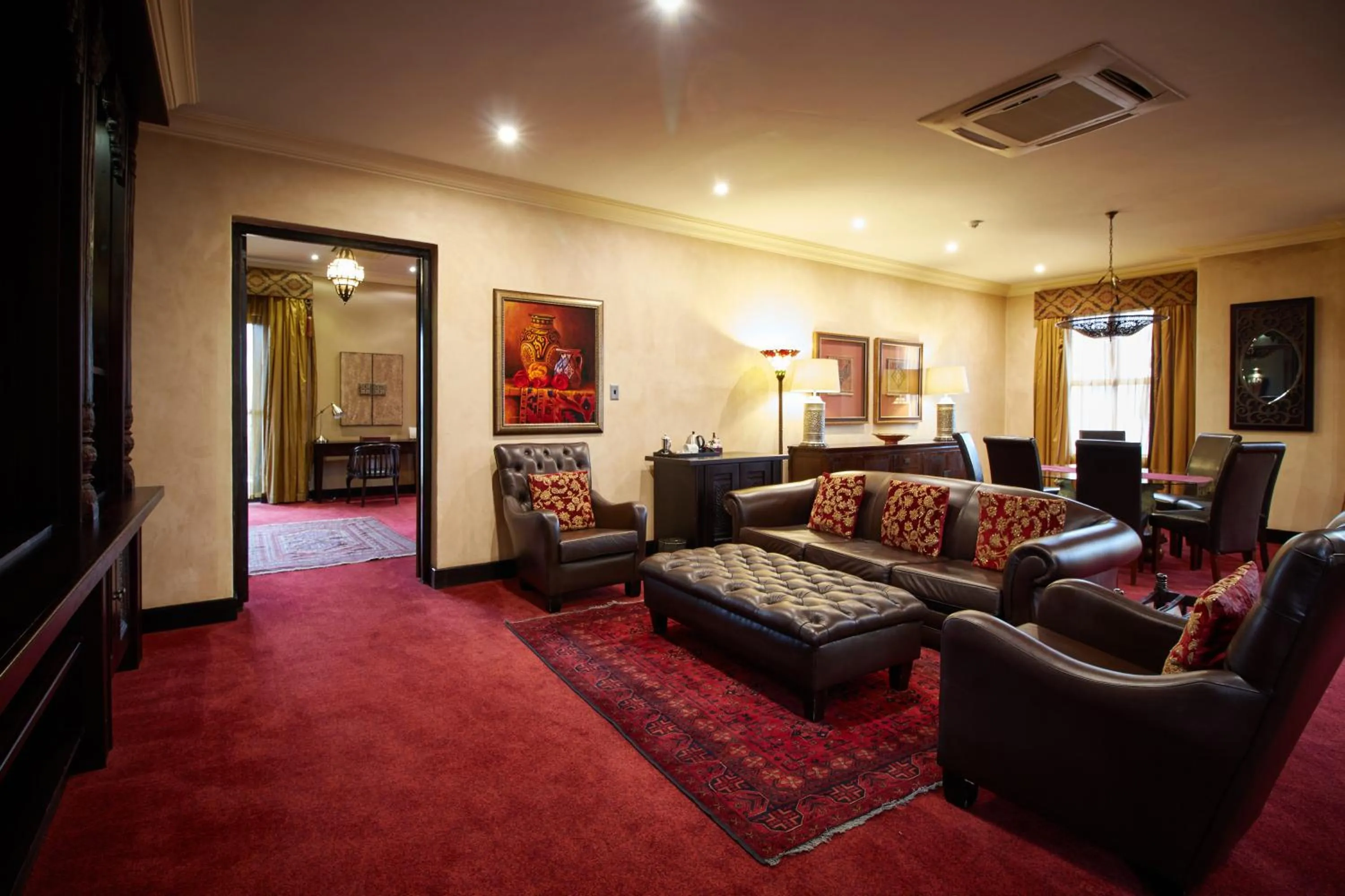 TV and multimedia in Royal Elephant Hotel & Conference Centre