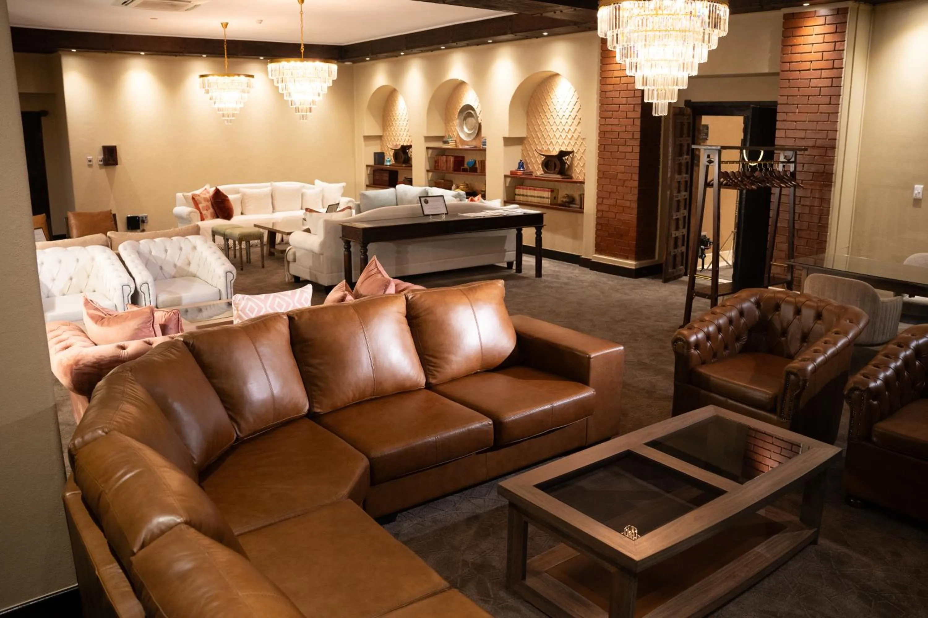 Lounge or bar, Bed in Tayfin Royale Hotel & Conference Centre