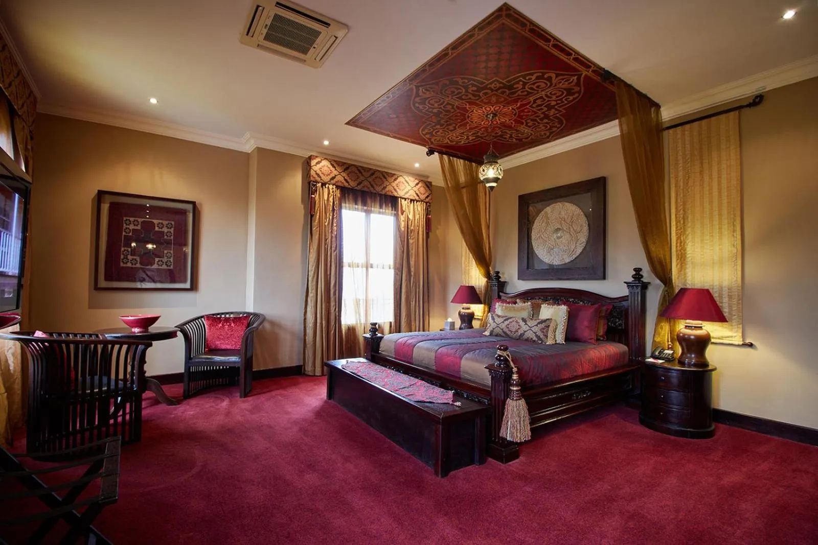 Bed in Royal Elephant Hotel & Conference Centre