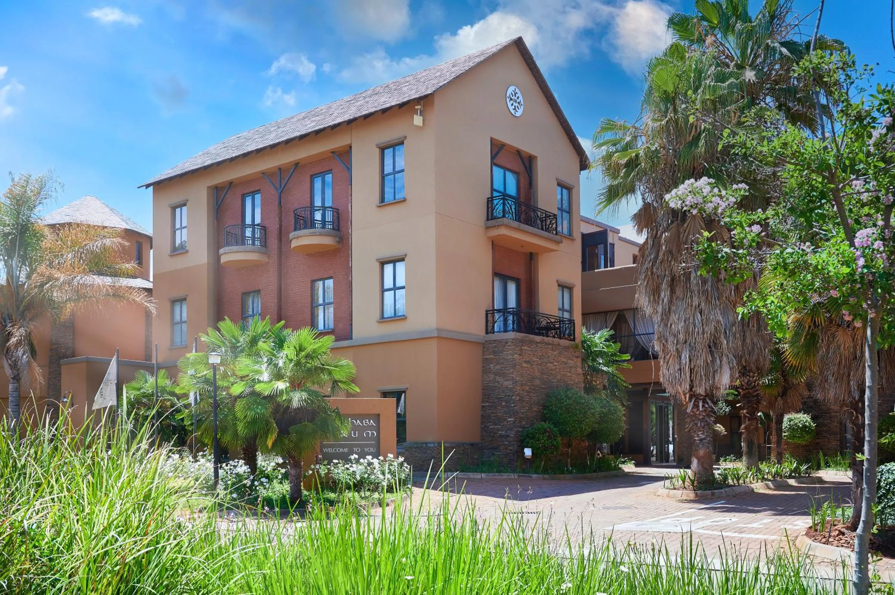 Property building in Royal Elephant Hotel & Conference Centre