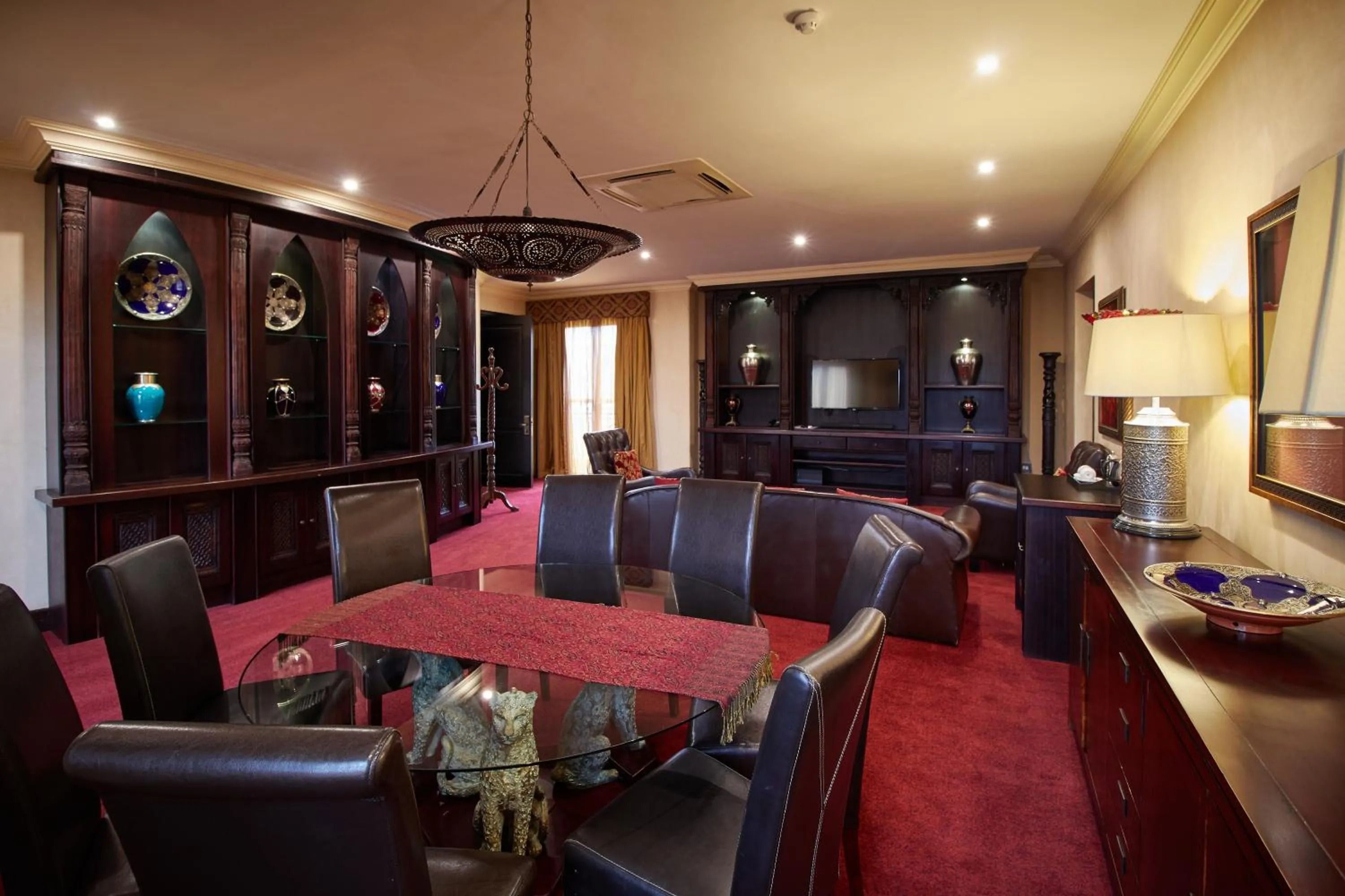 TV and multimedia in Royal Elephant Hotel & Conference Centre