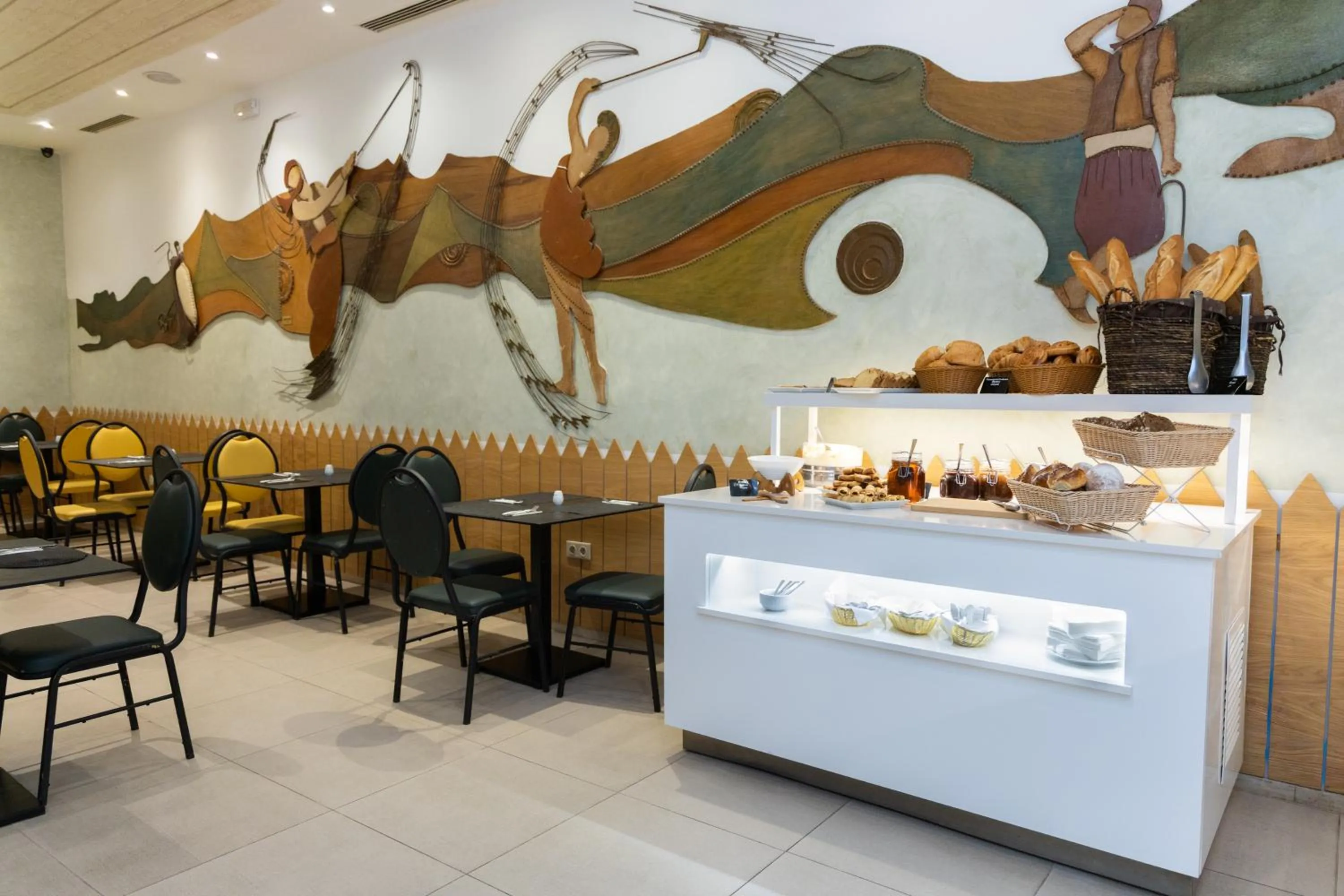 Restaurant/places to eat in Golf Royal Hotel