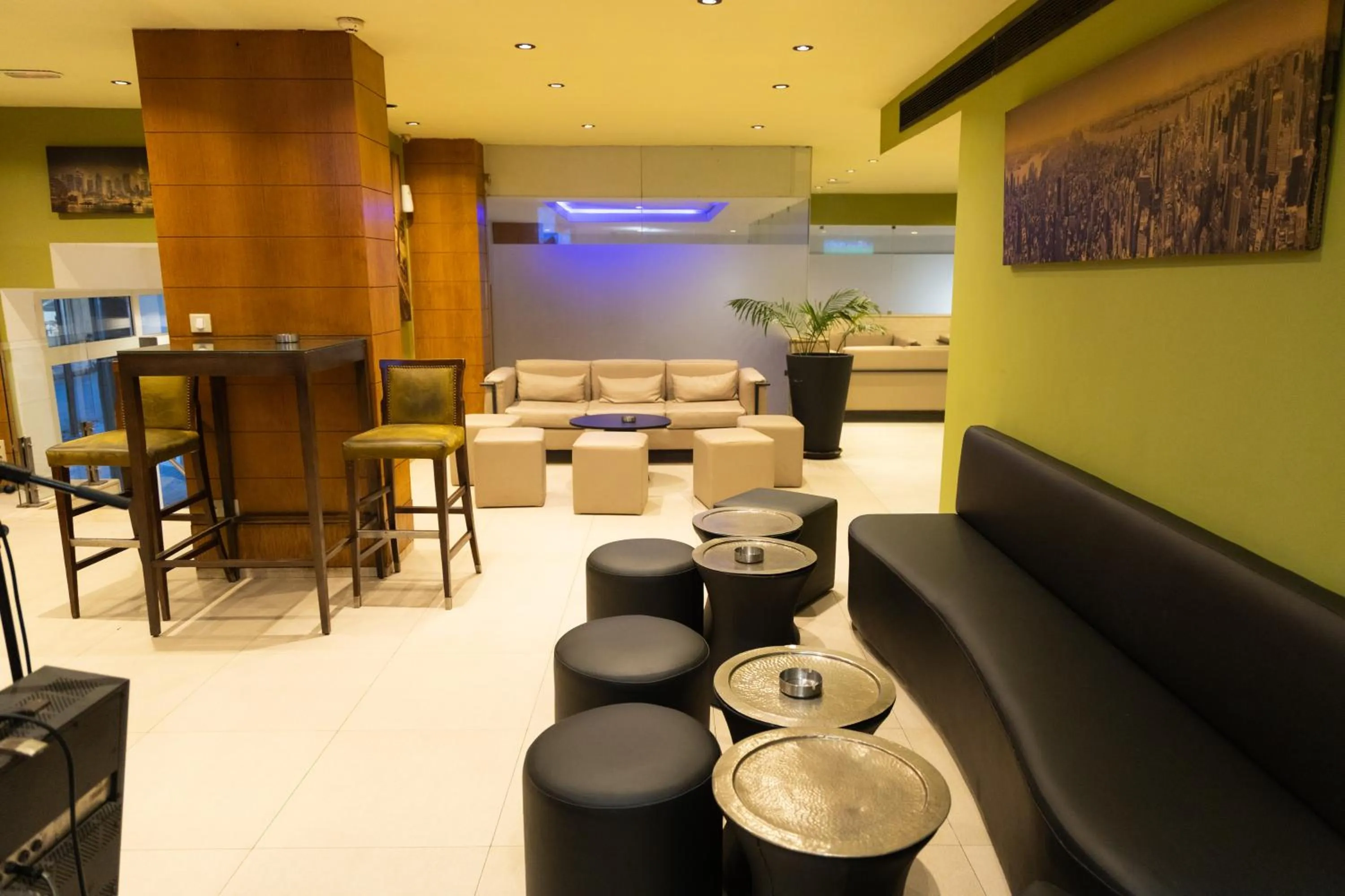 Lounge or bar in Golf Royal Hotel