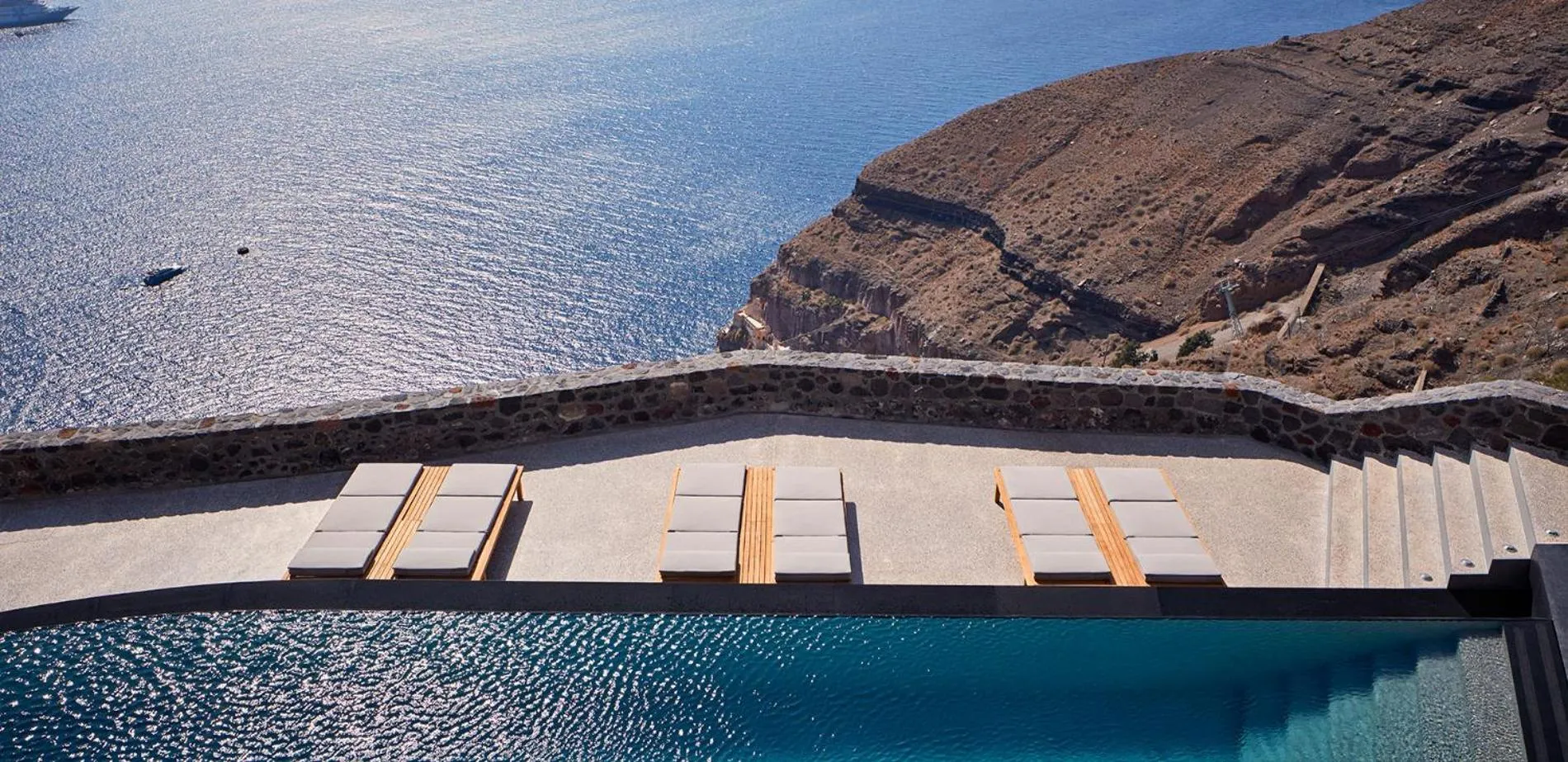 Natural landscape in Villa Bordeaux