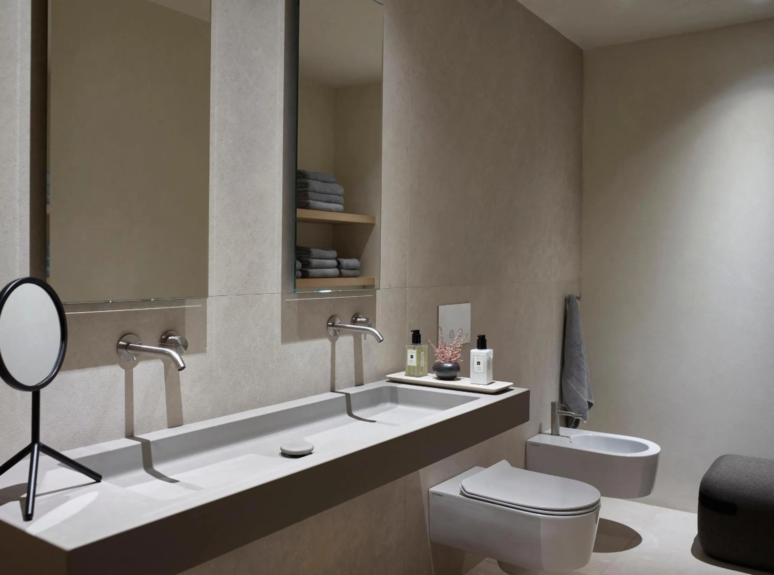 Toilet in Villa Bordeaux