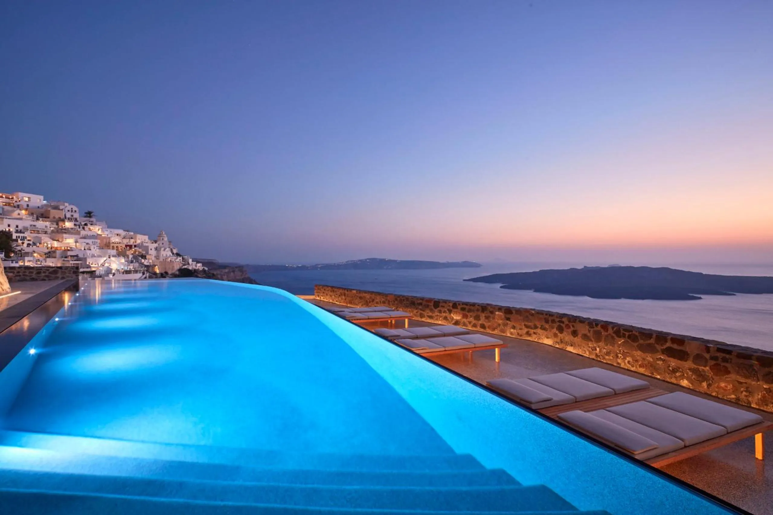 Pool view in Villa Bordeaux