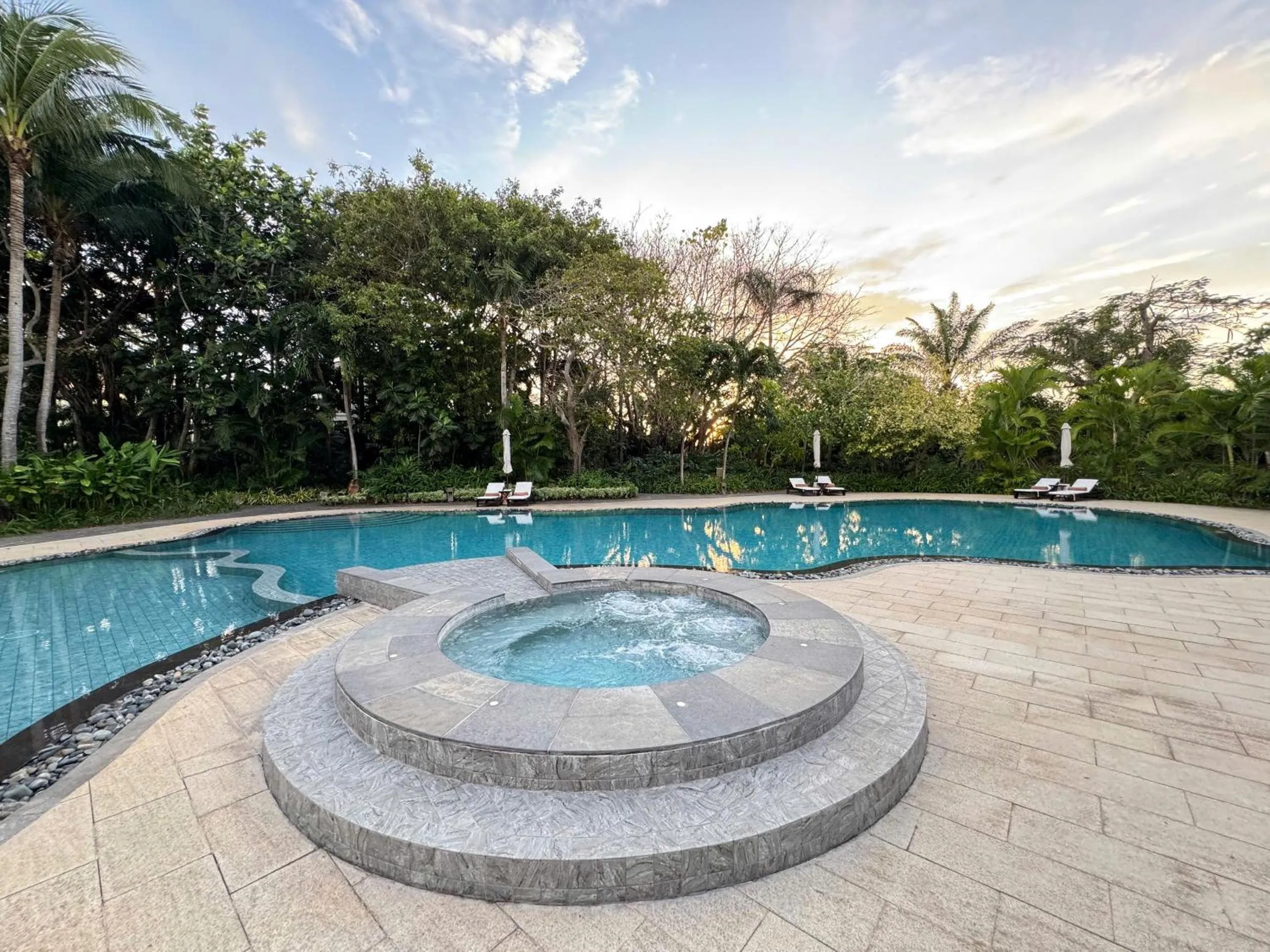 Swimming pool in Azerai Ke Ga Bay