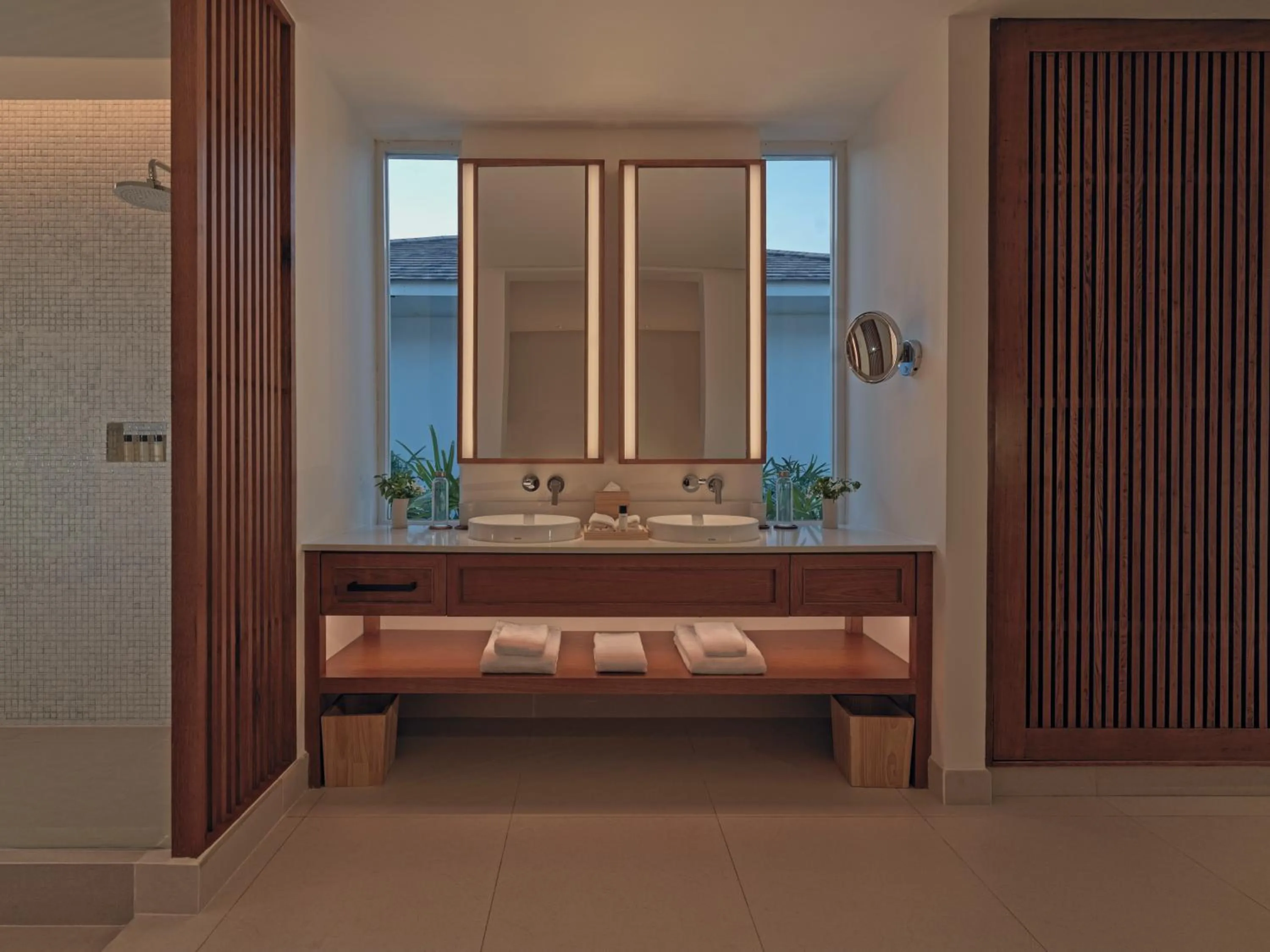 Toilet in Azerai Ke Ga Bay