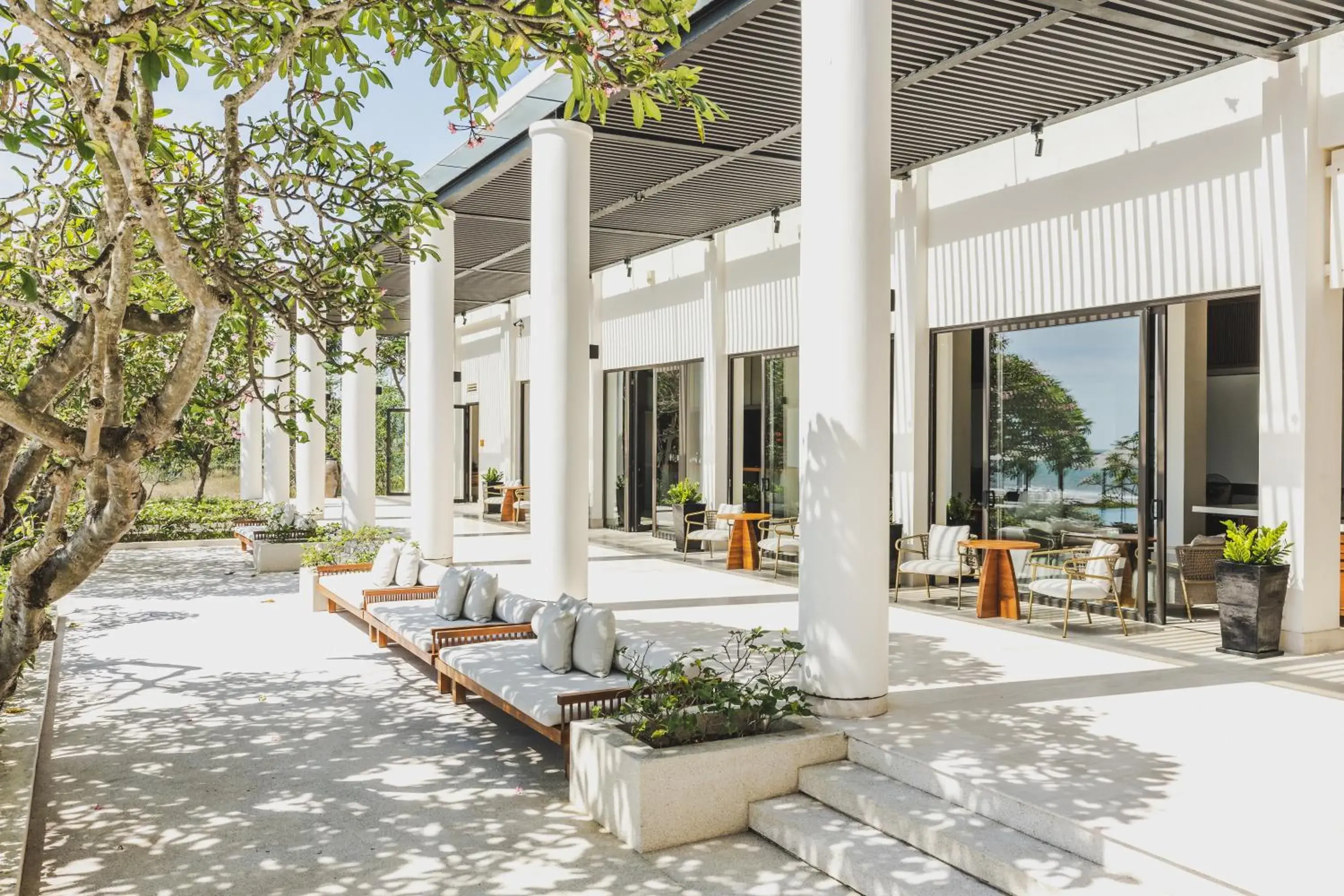 Restaurant/places to eat in Azerai Ke Ga Bay Restaurant/places to eat in Azerai Ke Ga Bay