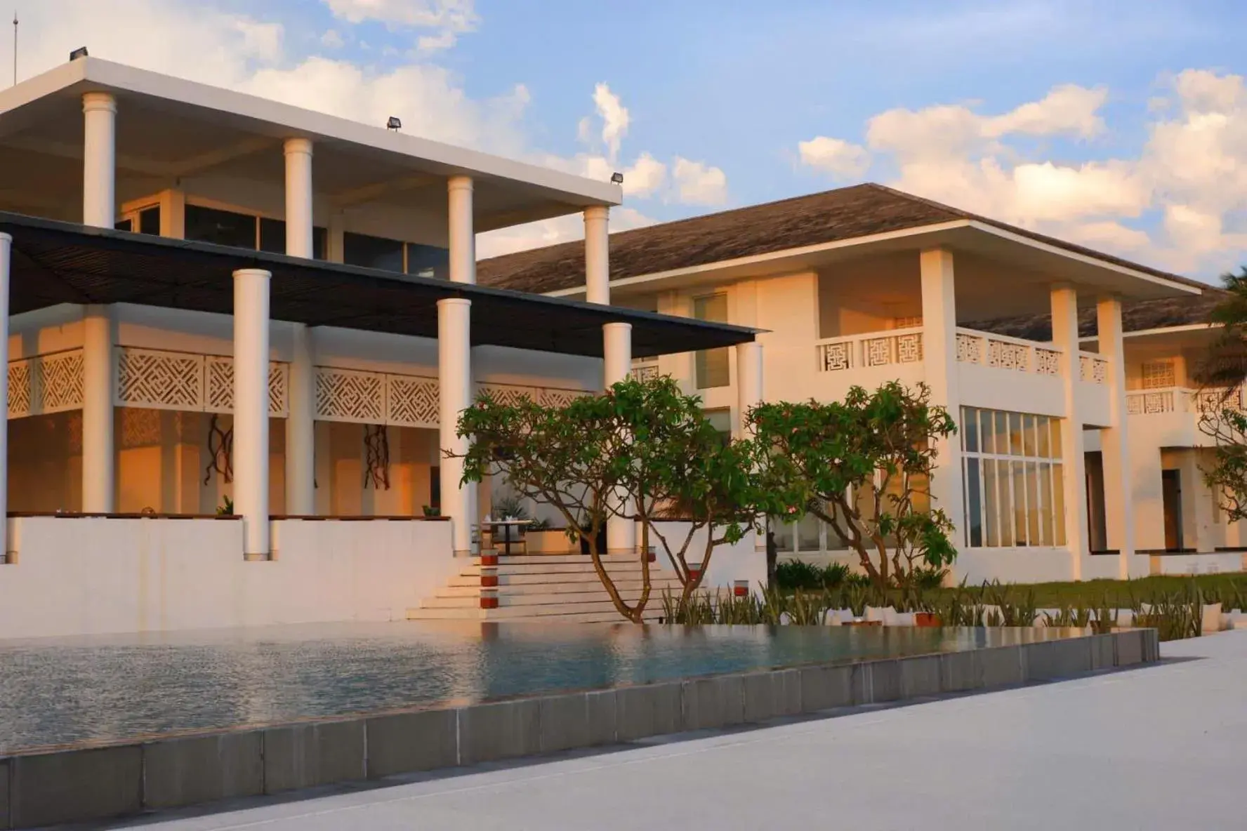 Property building in Azerai Ke Ga Bay Property building in Azerai Ke Ga Bay