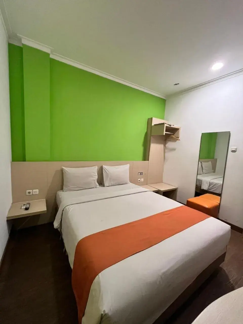 Superior Double Room in Green Red Hotel Syariah Jombang Superior Double Room in Green Red Hotel Syariah Jombang