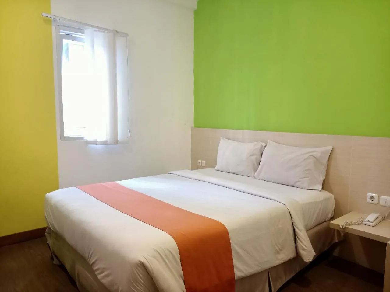 Bedroom, Bed in Green Red Hotel Syariah Jombang