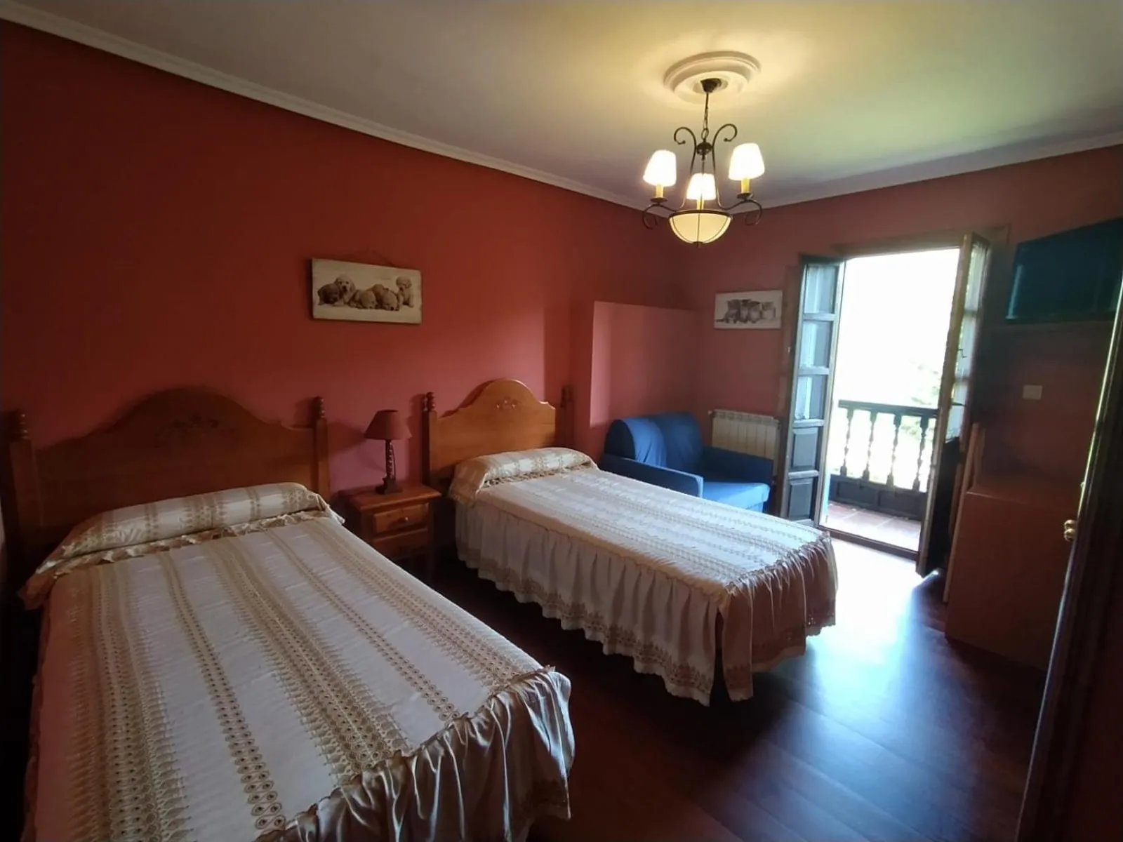 Photo of the whole room, Bed in Villalen