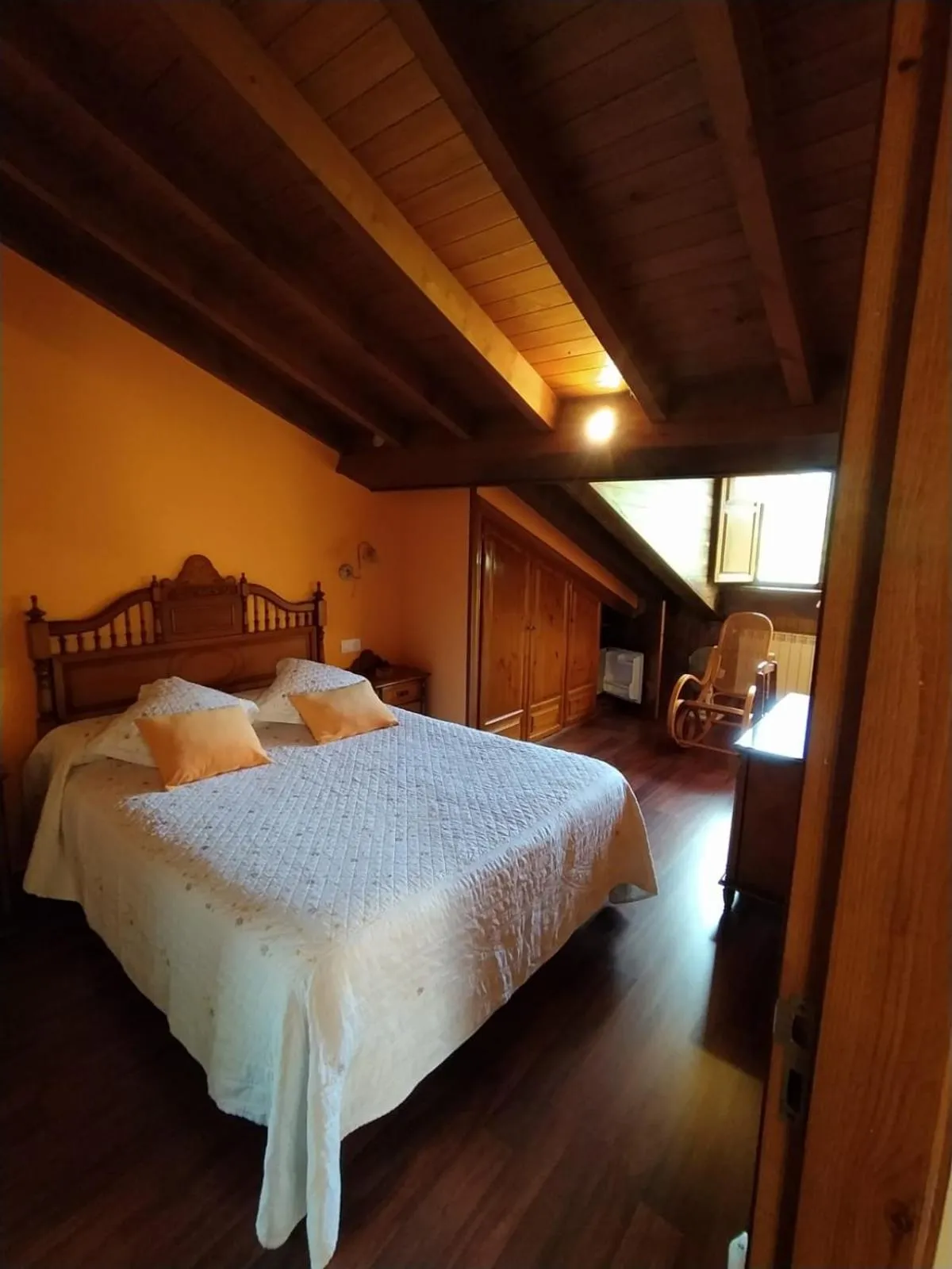 Photo of the whole room, Bed in Villalen