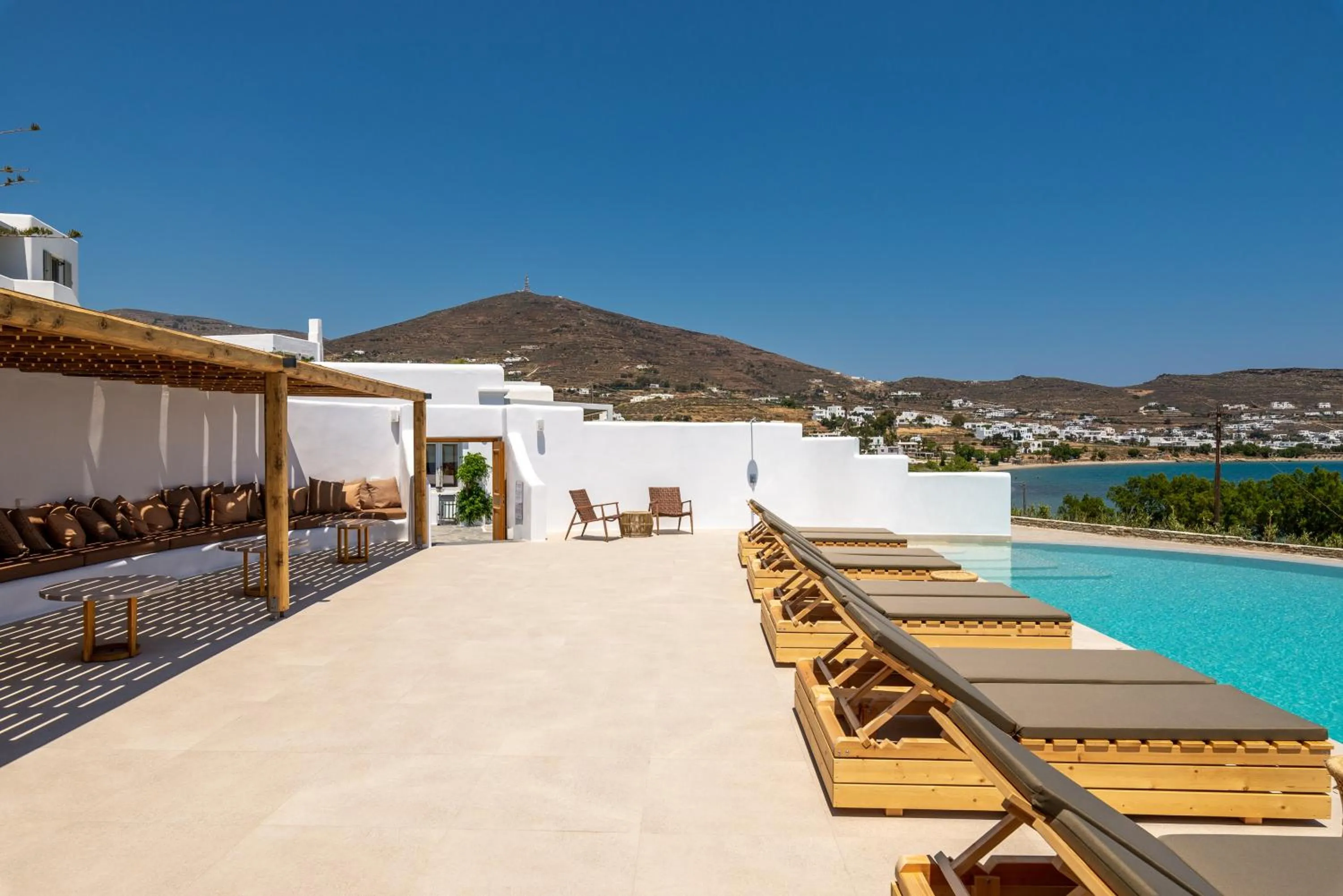 Swimming pool in Cavos