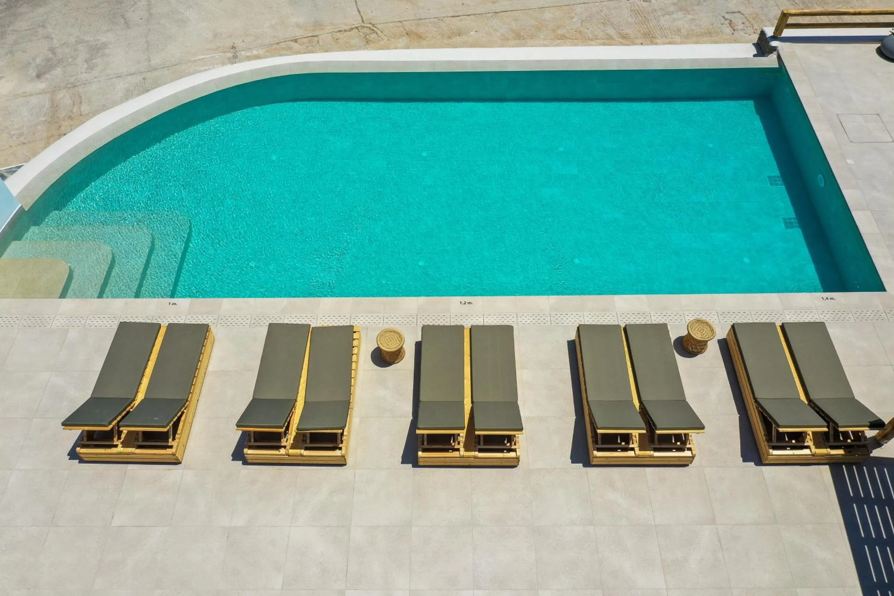 Swimming pool in Cavos