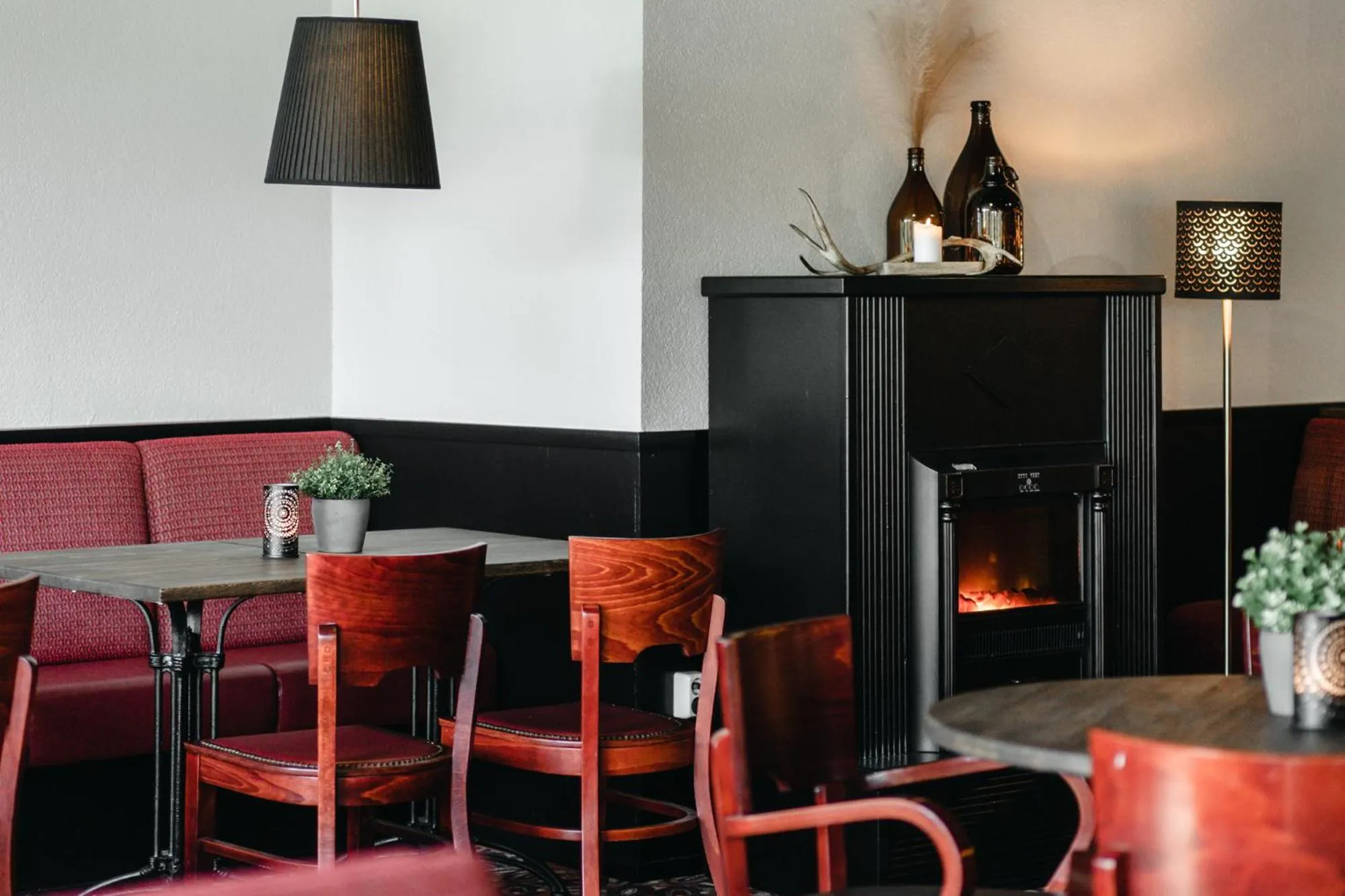 Restaurant/places to eat in Hotel Waltikka