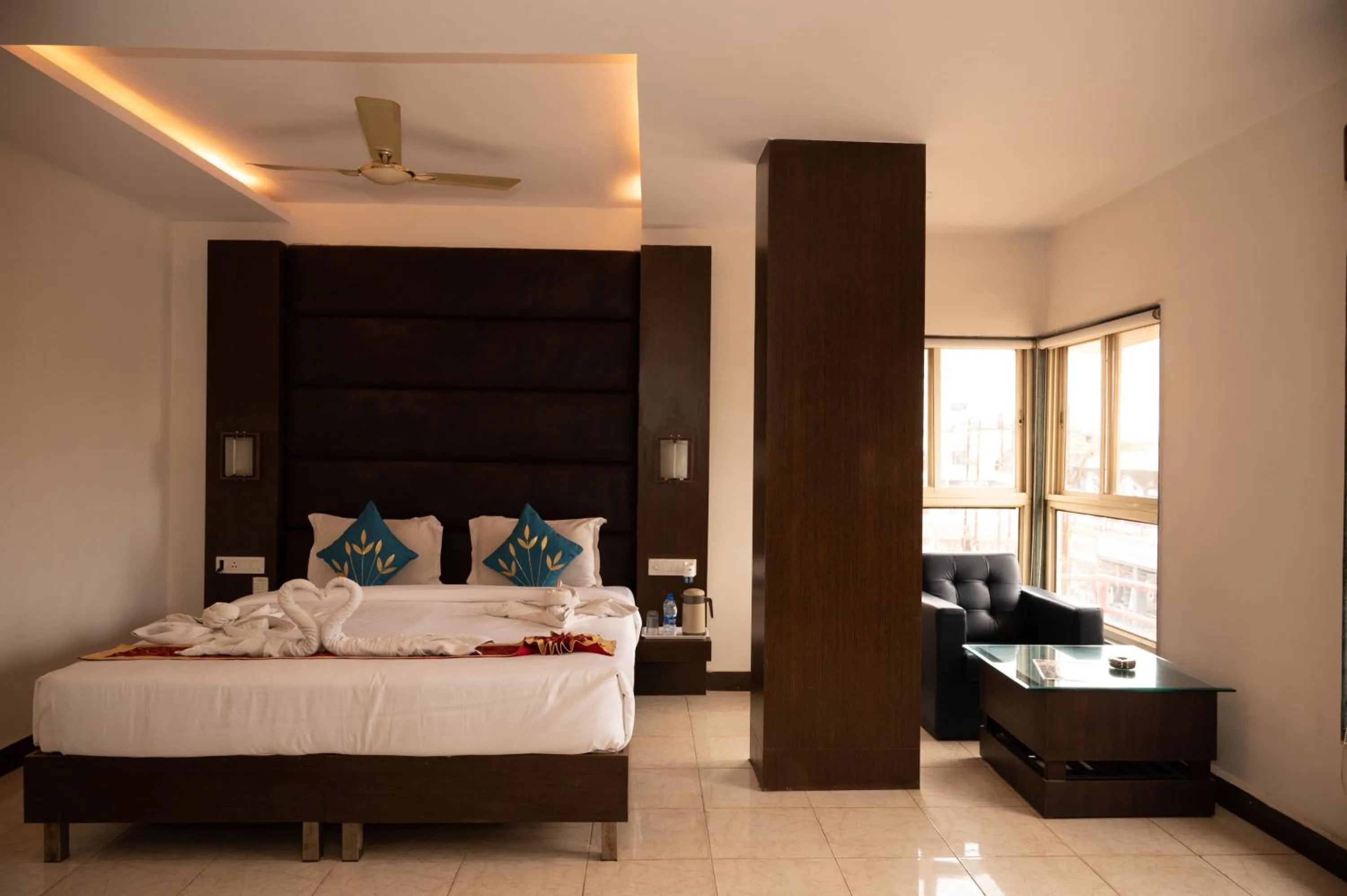 Bedroom, Bed in The Himalaya Park