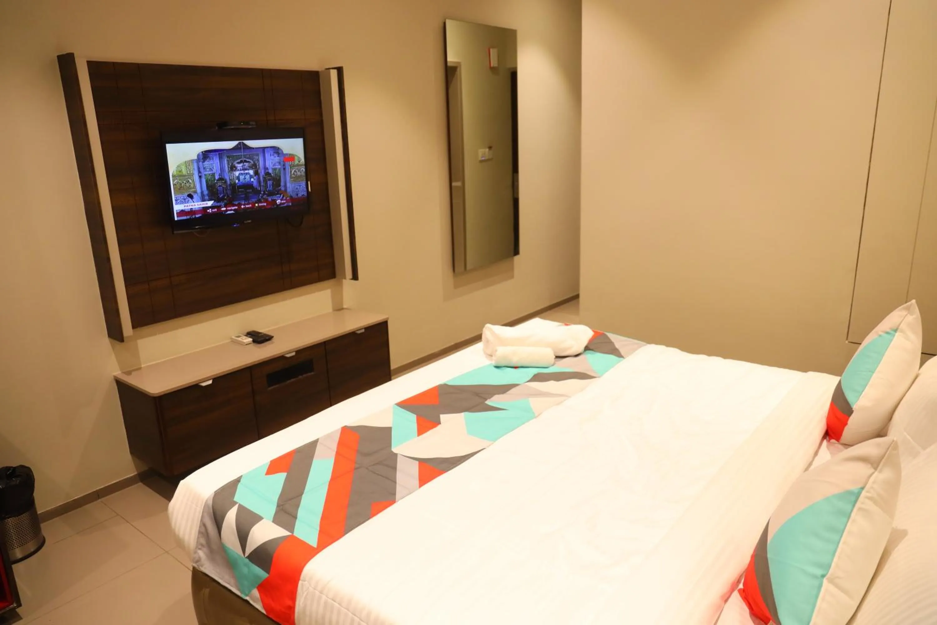 Bedroom, Bed in The Himalaya Park