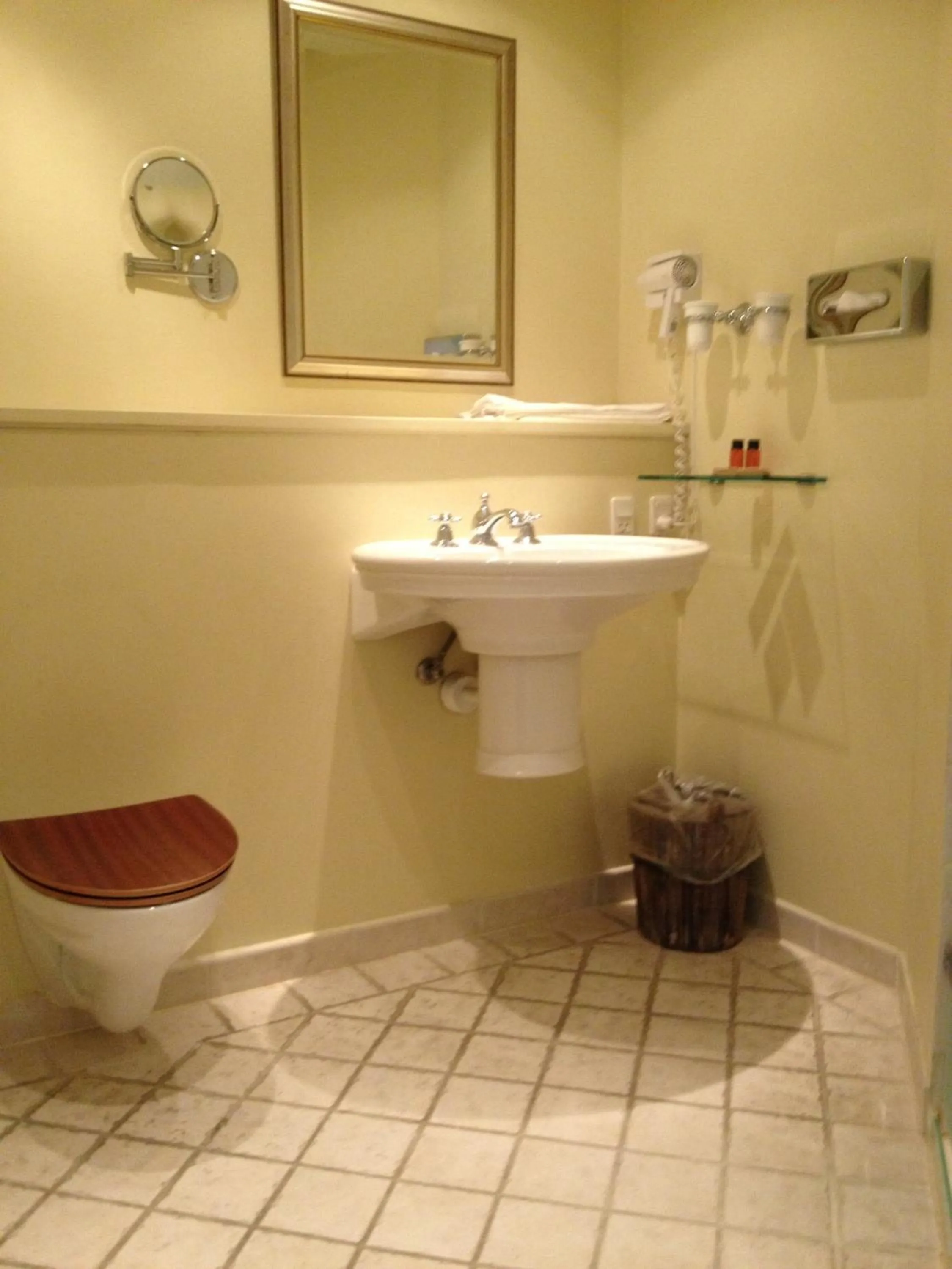 Bathroom in Munkebo Kro & Hotel