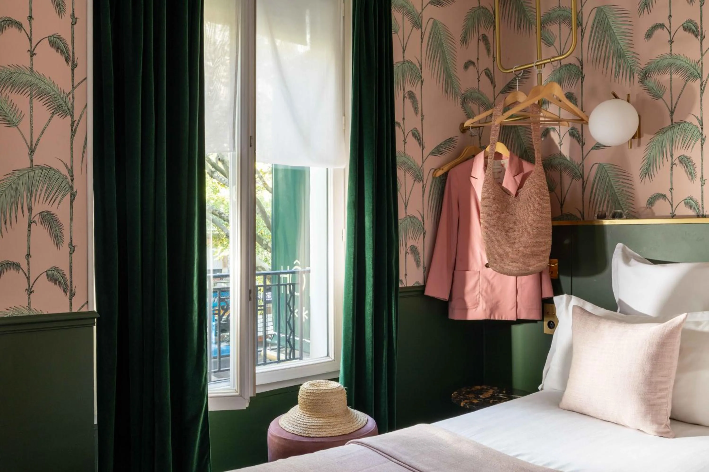 Bedroom, Bed in Hôtel Léna