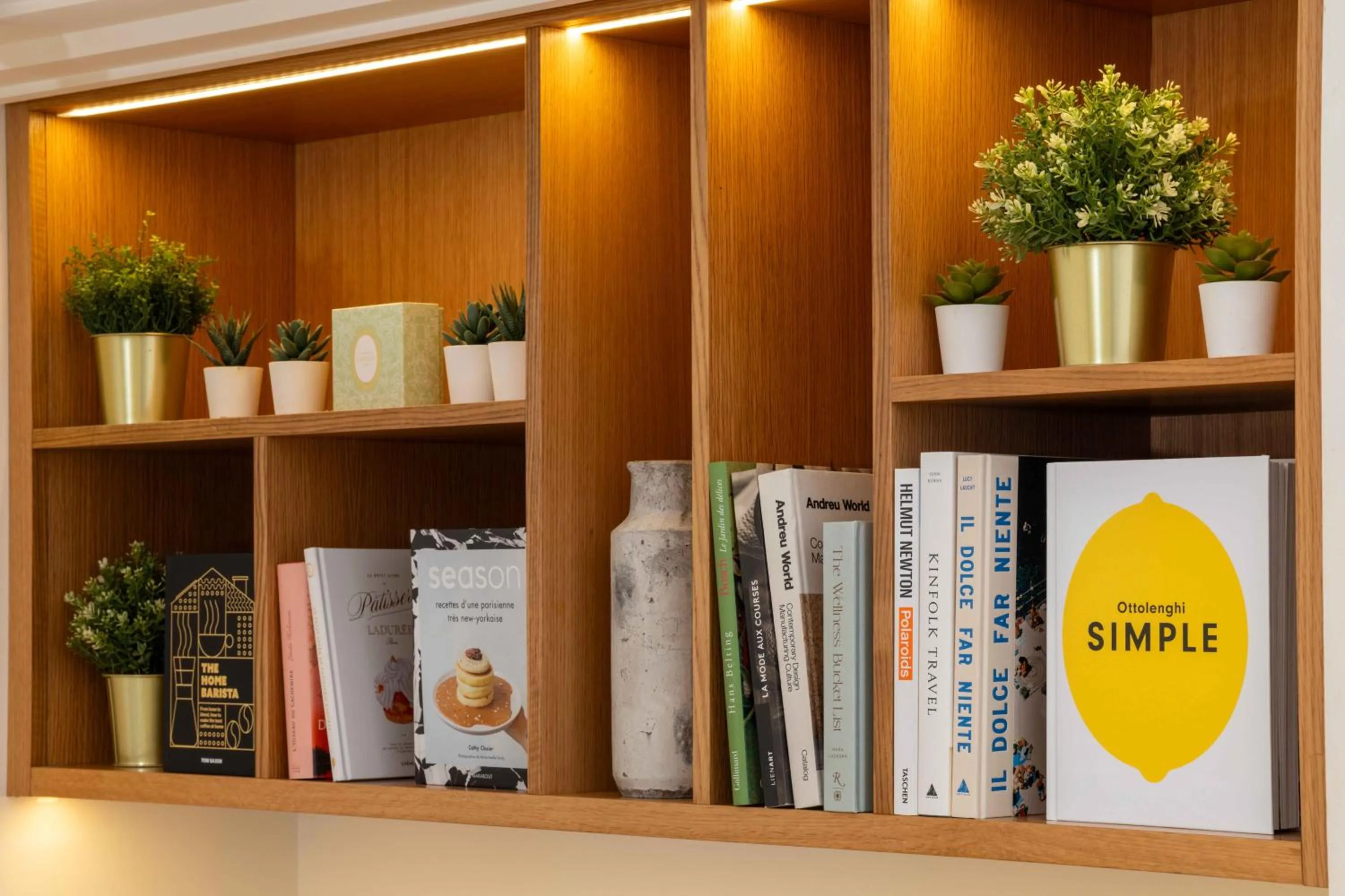 Library in Hôtel Léna