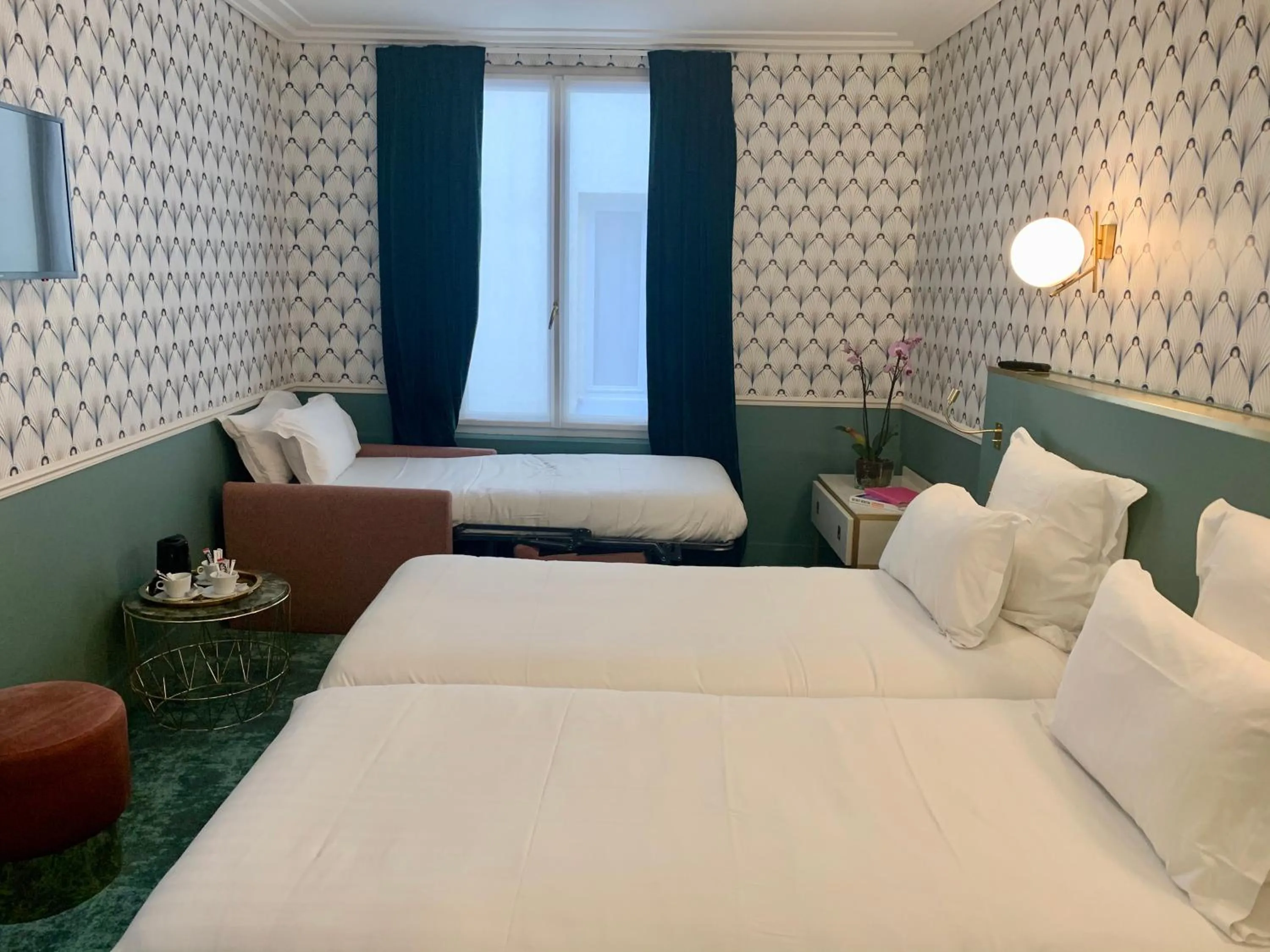 Superior Triple Room in Hôtel Léna