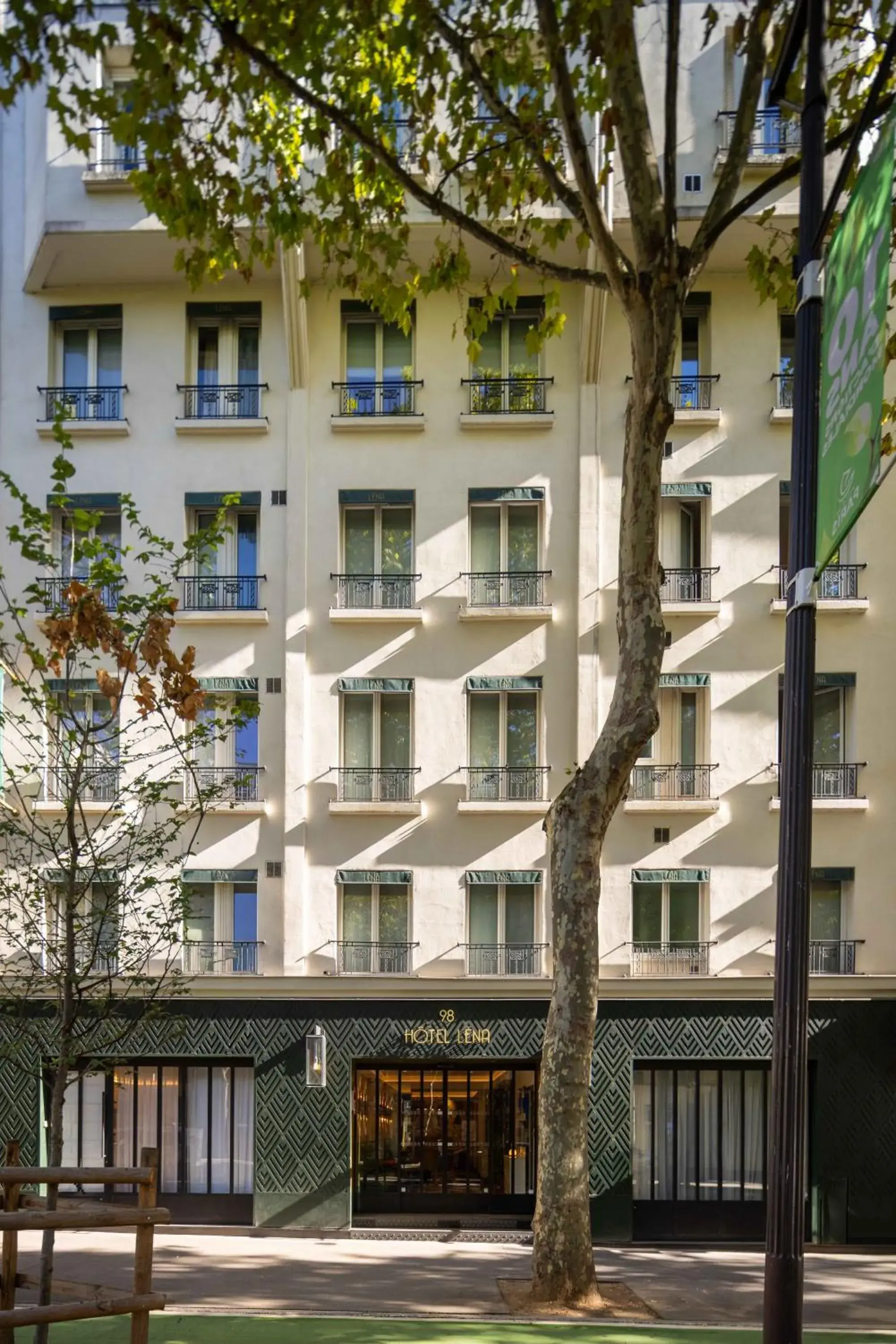 Property building in Hôtel Léna Property building in Hôtel Léna