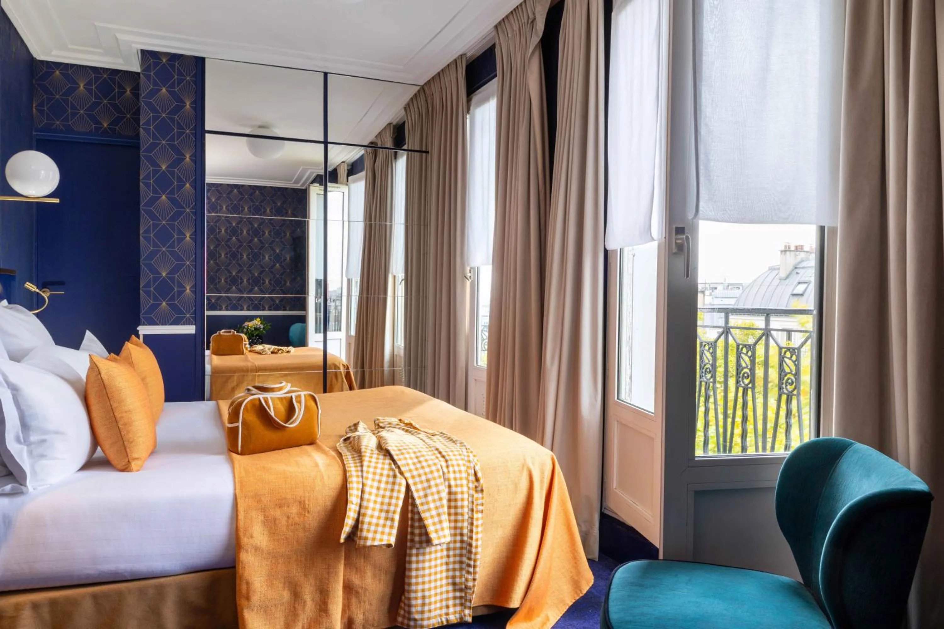 Bedroom, Bed in Hôtel Léna