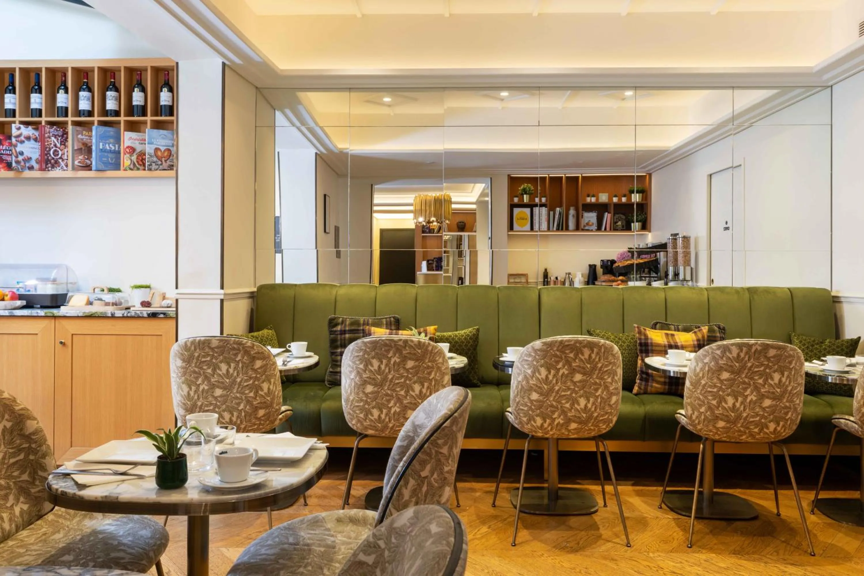 Breakfast in Hôtel Léna